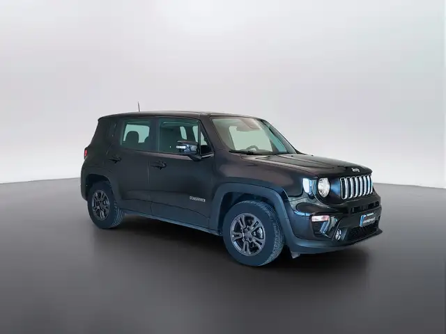 Jeep Renegade view 3
