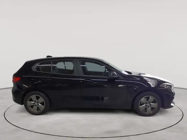 BMW 1 Series view 3