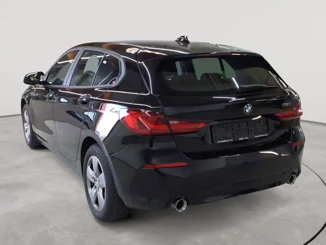BMW 1 Series view 5