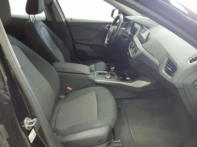 BMW 1 Series view 7