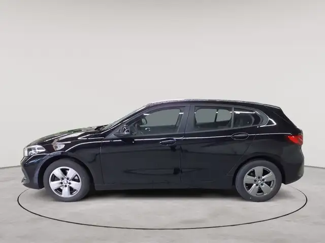 BMW 1 Series view 6