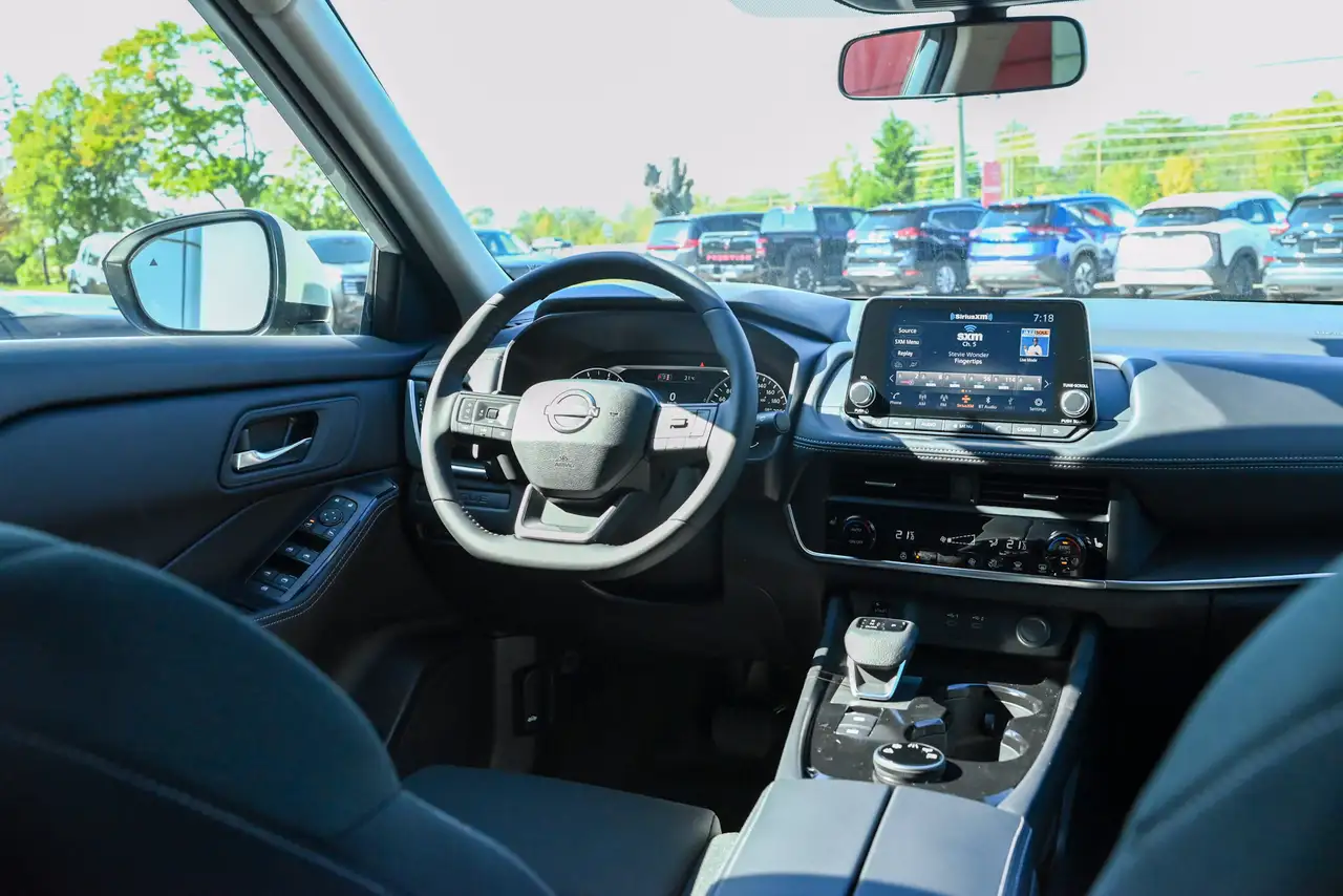 Nissan Rogue fotografie Nissan Rogue