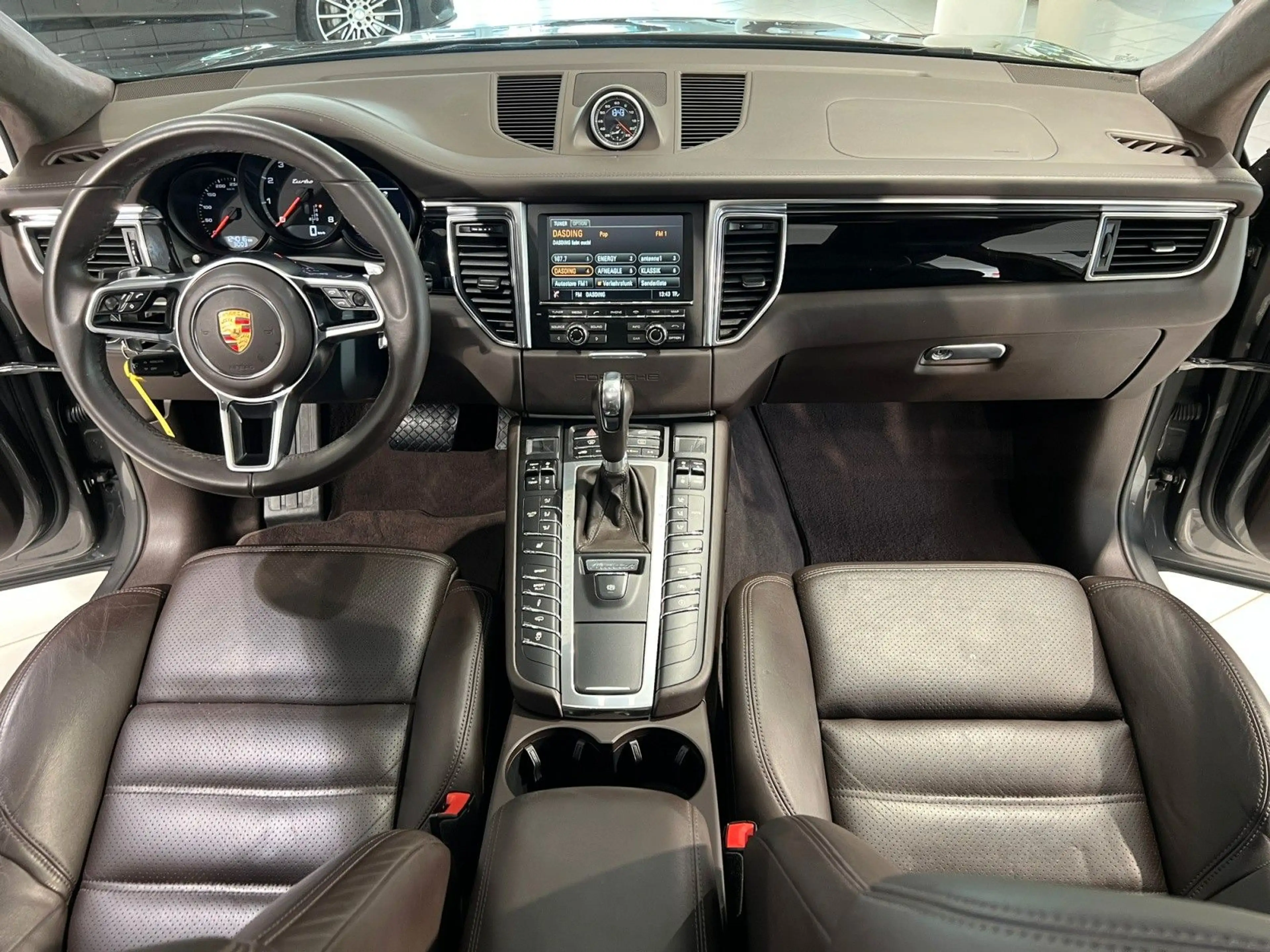 Porsche Macan Turbo AHK PDK KAM LUFT PANO CHRONO — photo 8