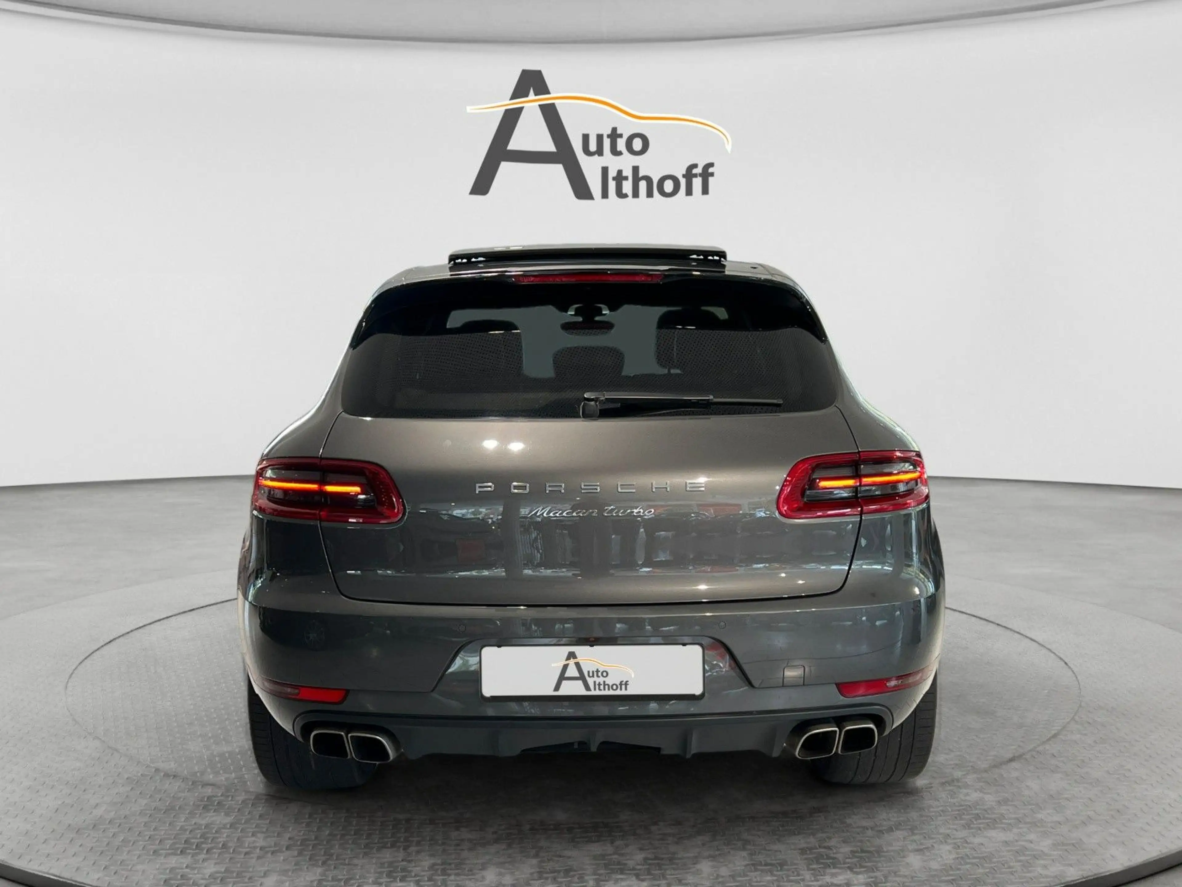 Porsche Macan Turbo AHK PDK KAM LUFT PANO CHRONO — photo 5