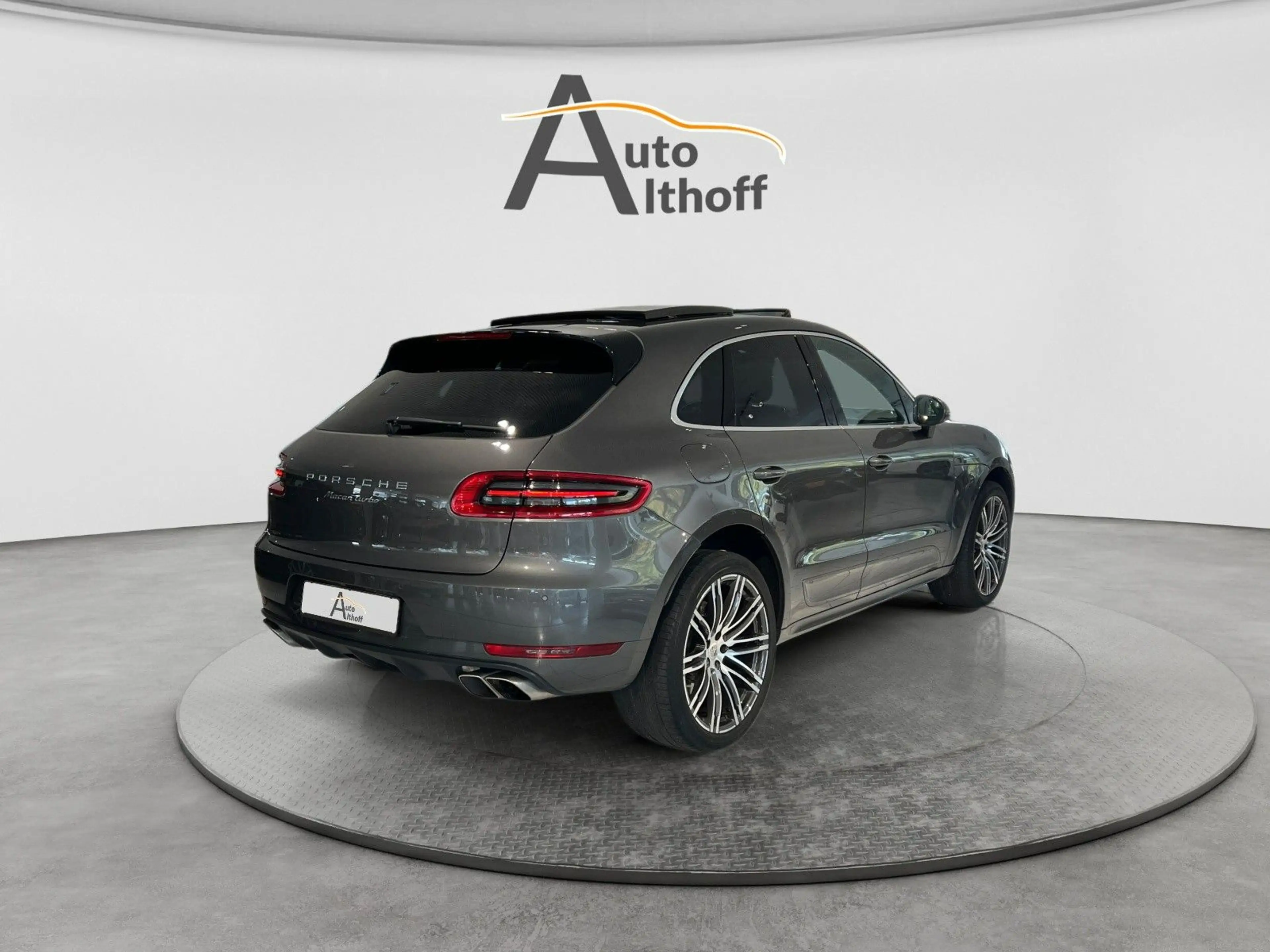 Porsche Macan Turbo AHK PDK KAM LUFT PANO CHRONO — photo 4