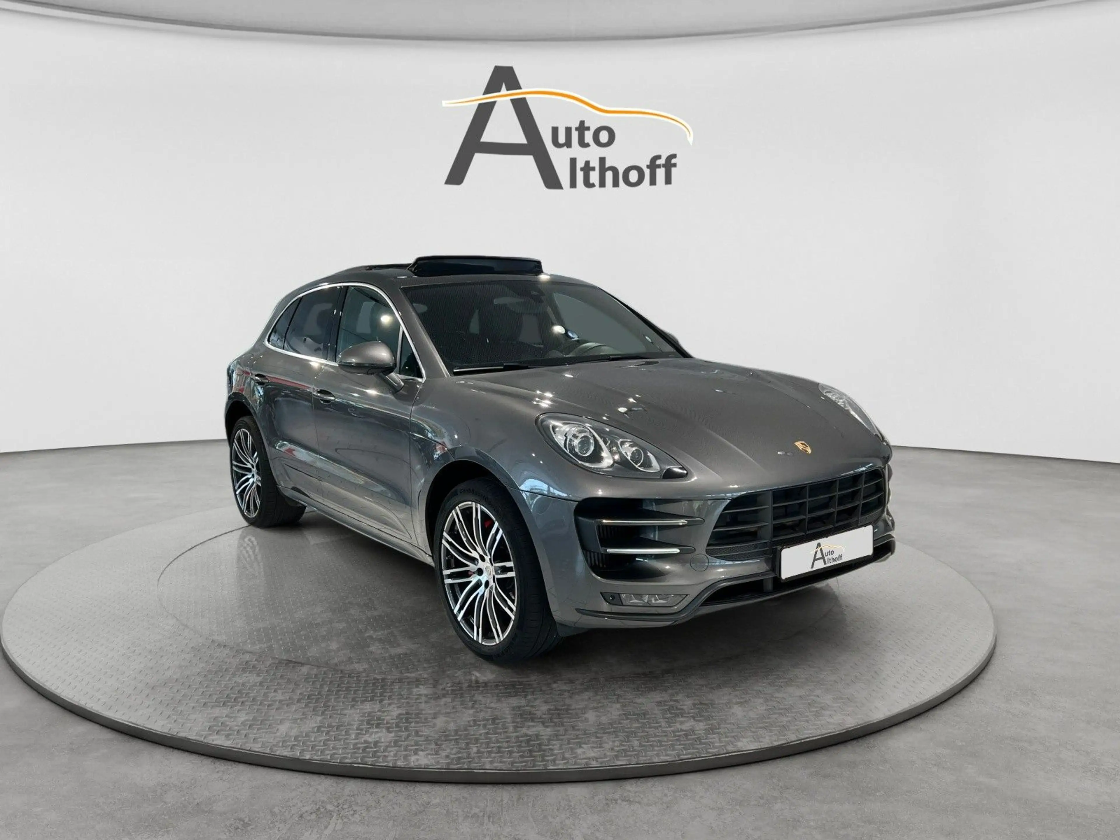 Porsche Macan Turbo AHK PDK KAM LUFT PANO CHRONO