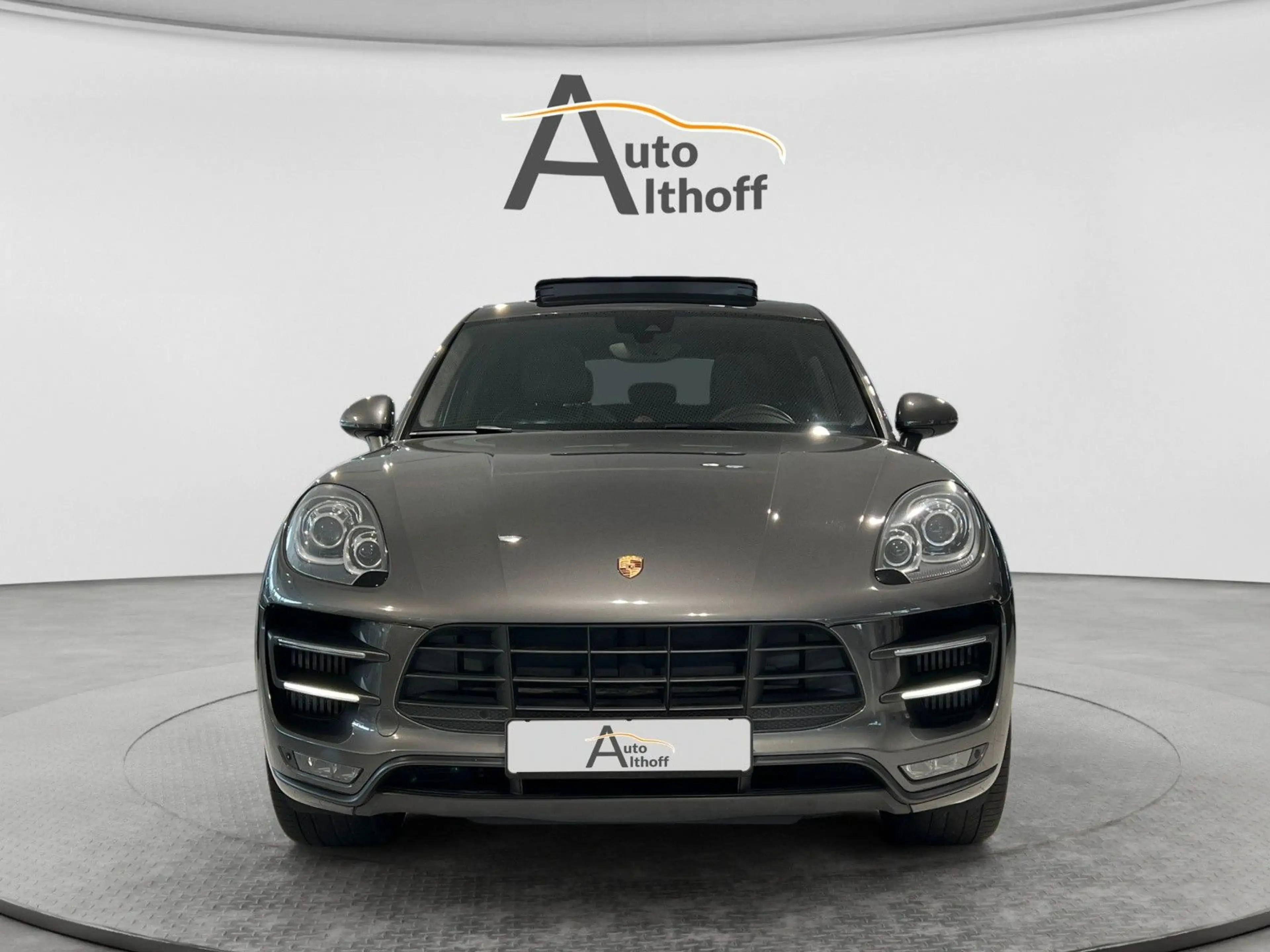Porsche Macan Turbo AHK PDK KAM LUFT PANO CHRONO — photo 2