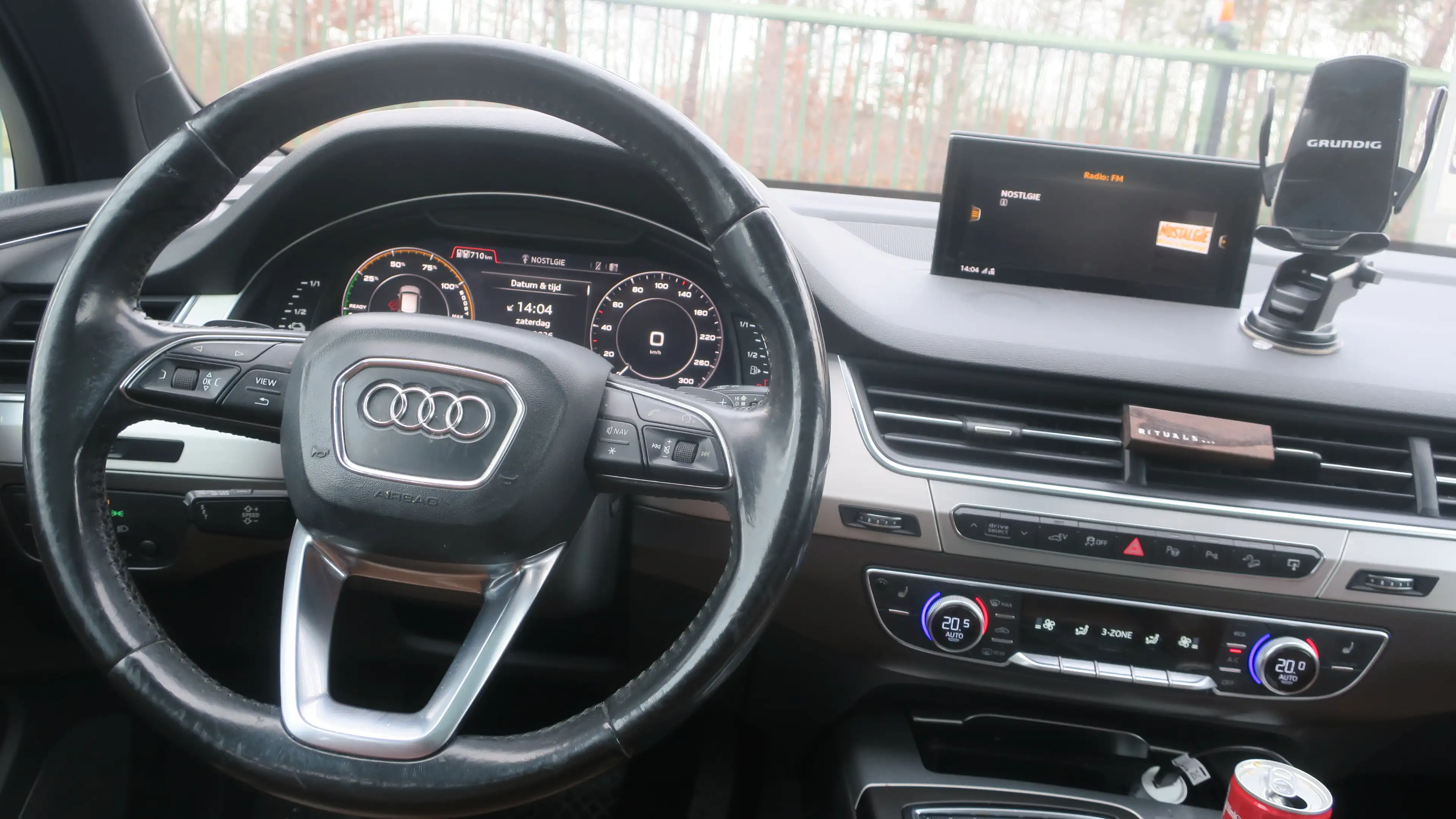 Audi Q7 e-tron 3.0 TDI V6 Quattro S line Tiptronic — photo 11