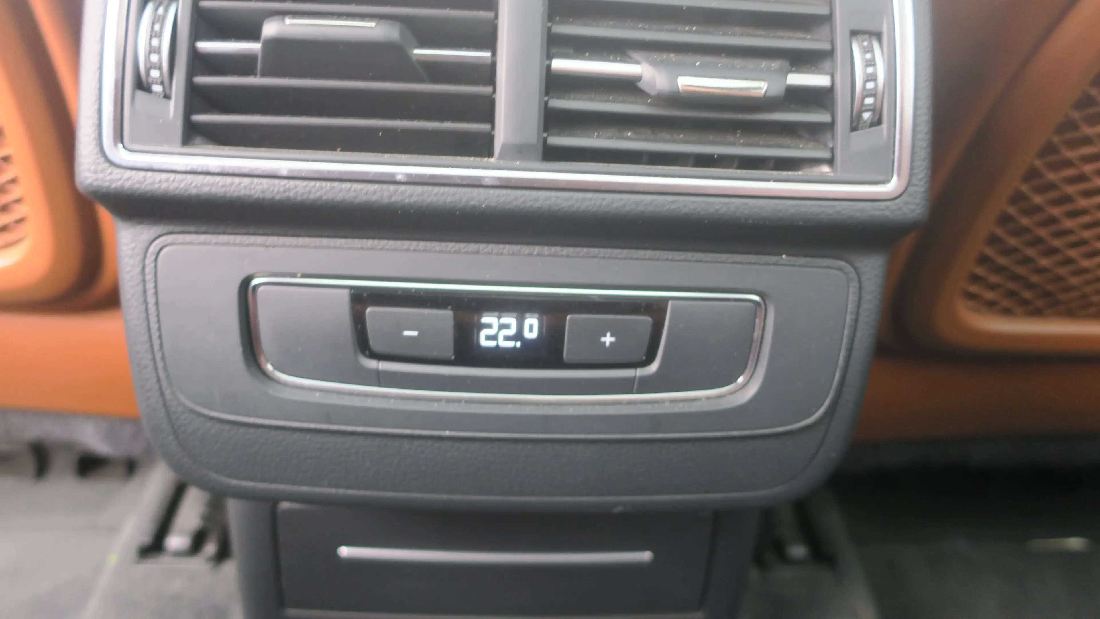 Audi Q7 e-tron 3.0 TDI V6 Quattro S line Tiptronic — photo 10