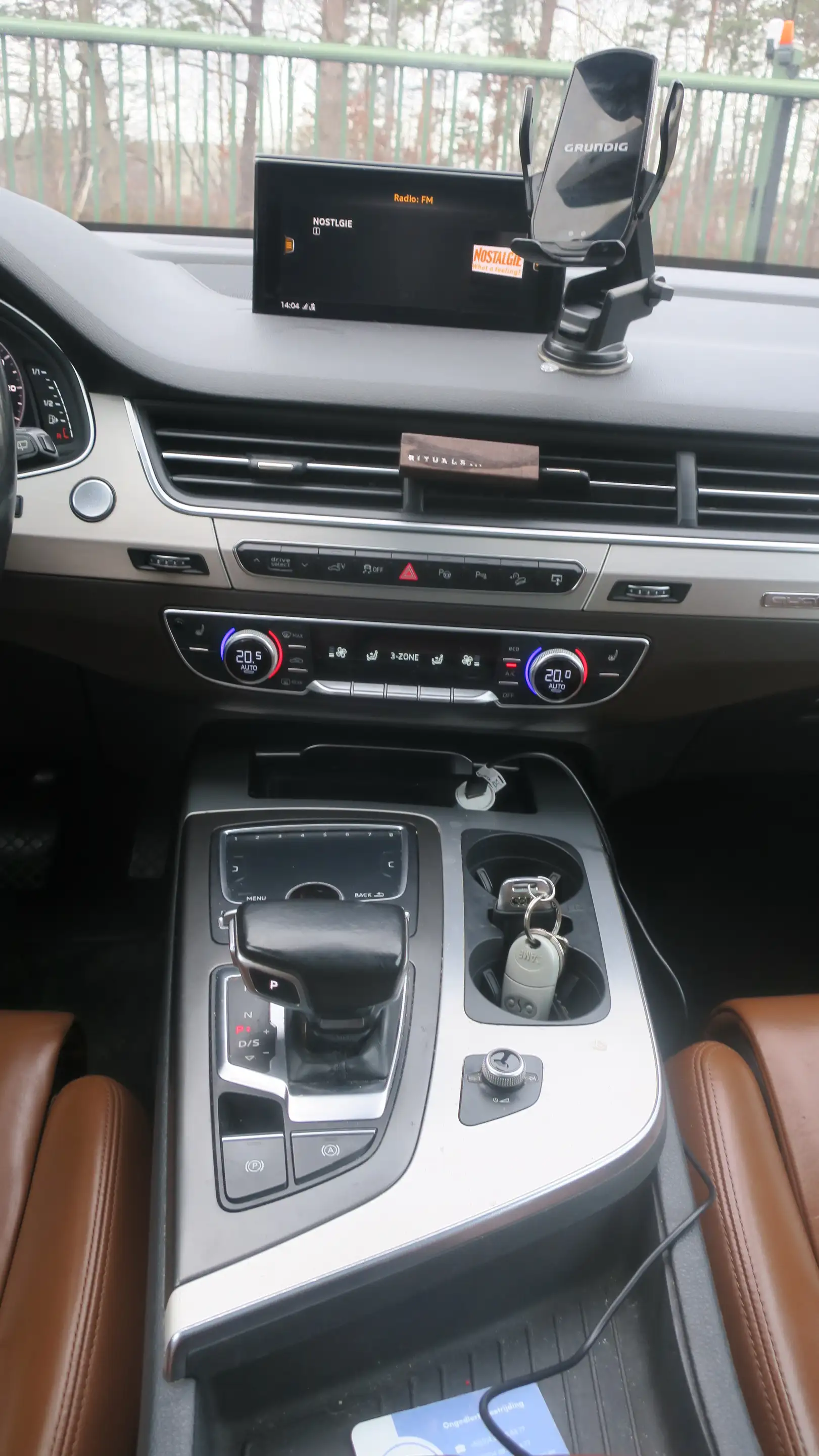Audi Q7 e-tron 3.0 TDI V6 Quattro S line Tiptronic — photo 12