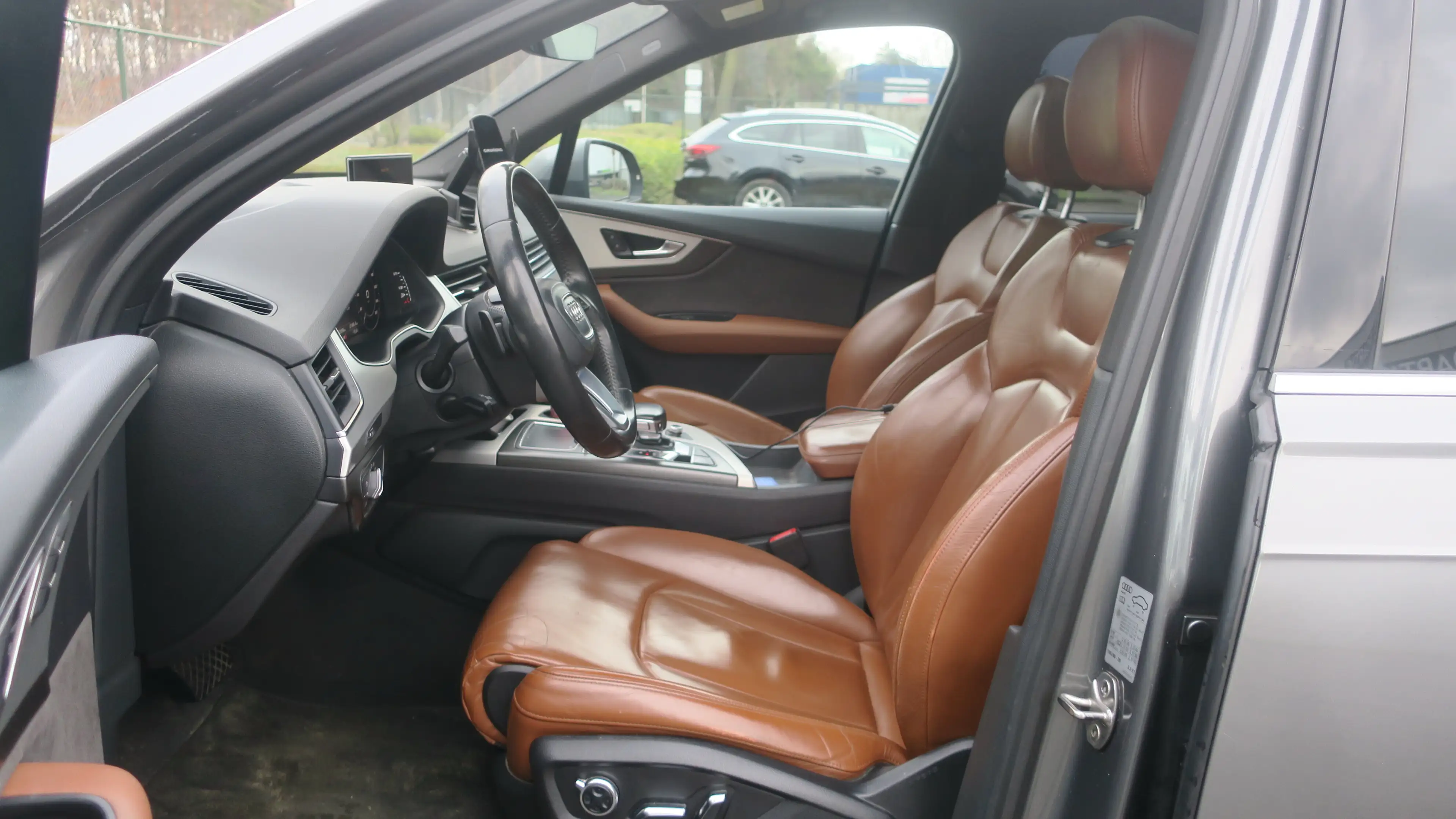 Audi Q7 e-tron 3.0 TDI V6 Quattro S line Tiptronic — photo 6