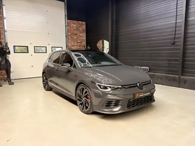 Volkswagen Golf view 3