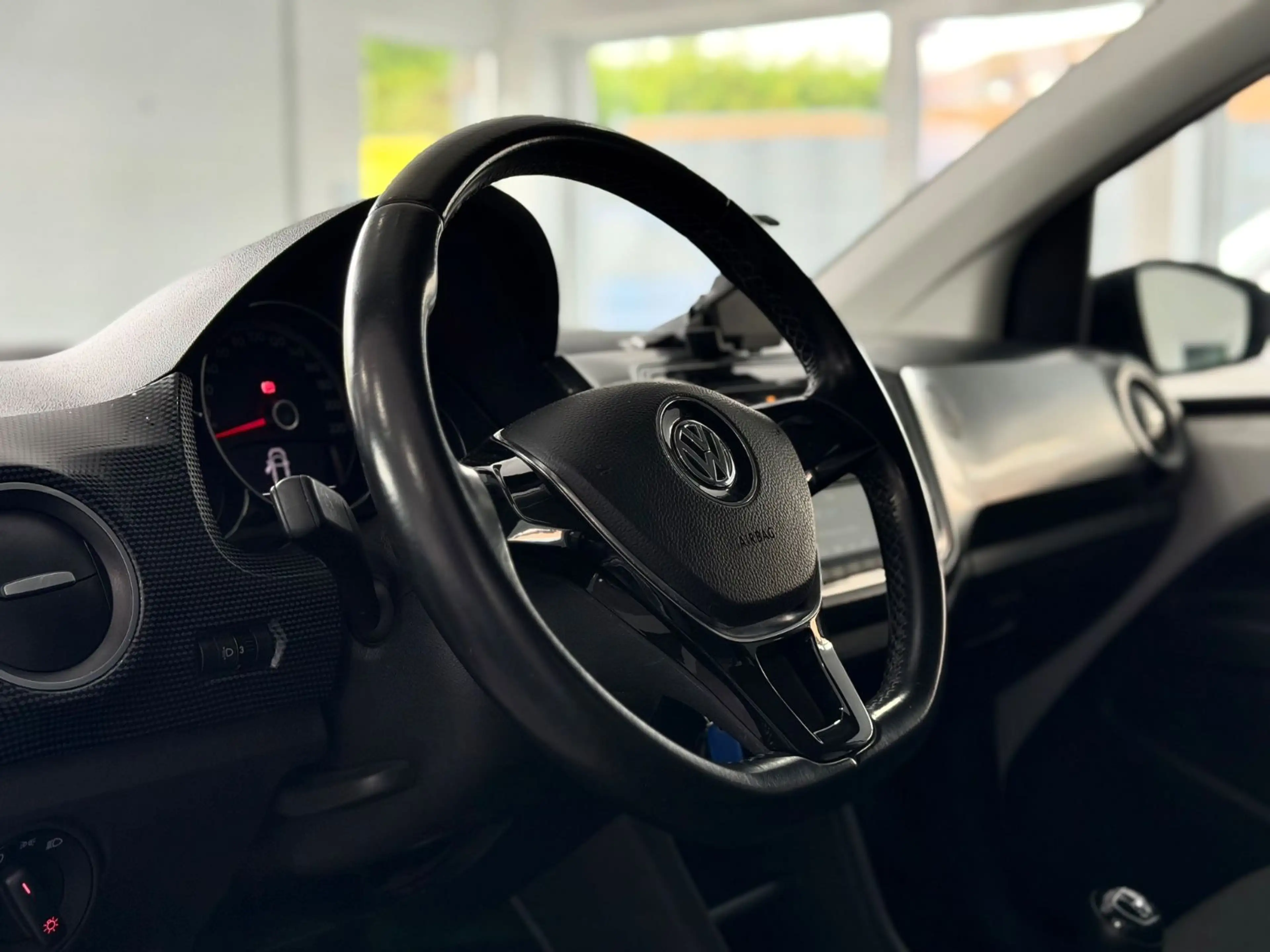 Volkswagen up! Move up!75PS/BMT/Start-Stop/Design/Shz/Klima/PDC — photo 10