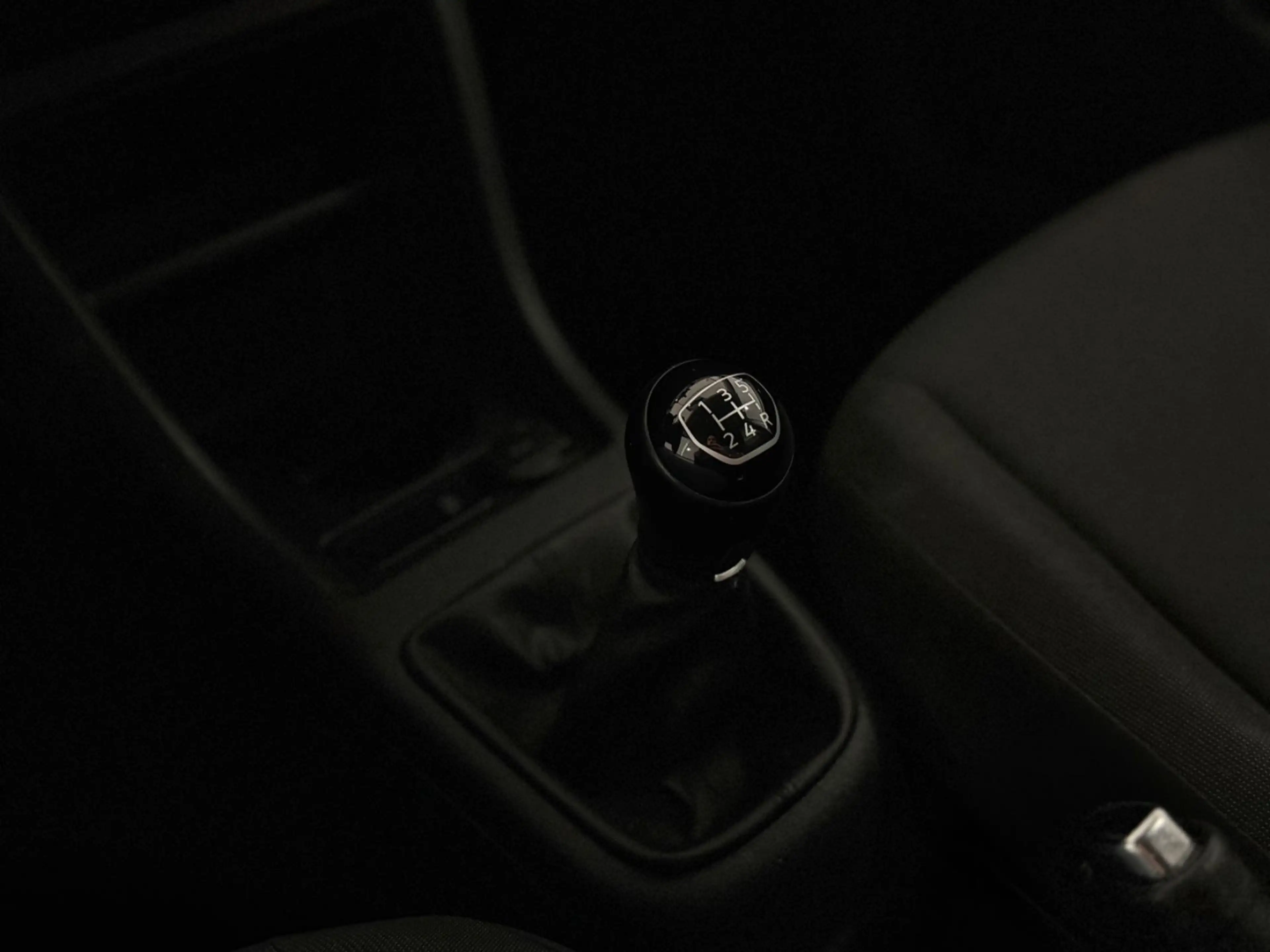 Volkswagen up! Move up!75PS/BMT/Start-Stop/Design/Shz/Klima/PDC — photo 13