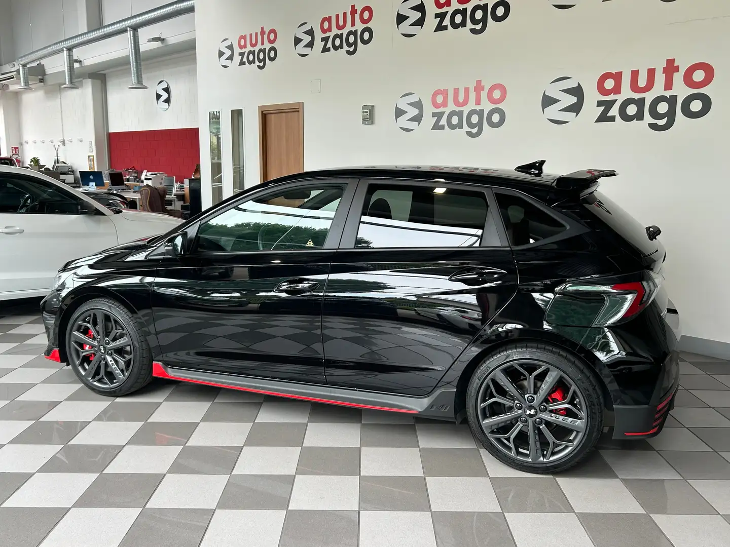 Hyundai i20 1.6 t-gdi N Performance Techno Pack Zwart - 2