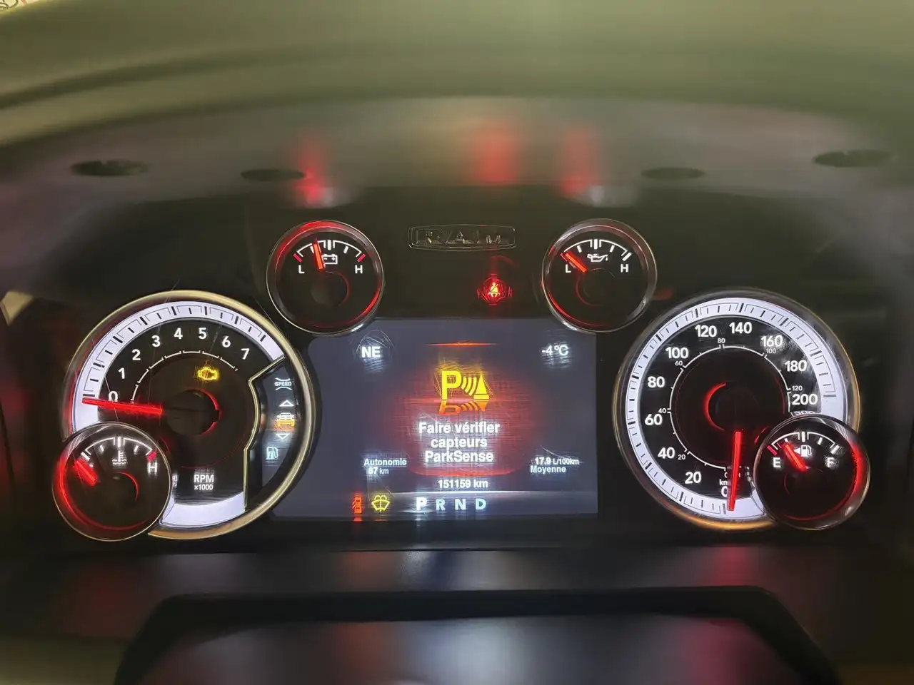 RAM 1500 снимка RAM 1500