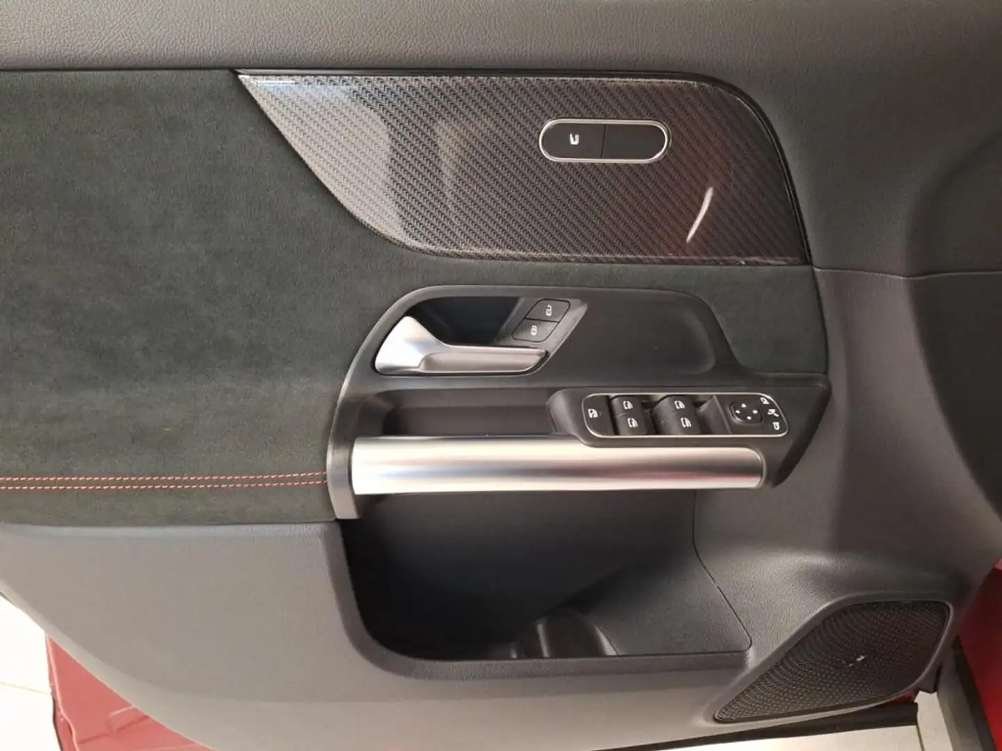 Mercedes-Benz GLA 35 AMG AMG GLA 35 4MATIC 360 ACC AUT DynLicht Kam. LED Rouge - 2