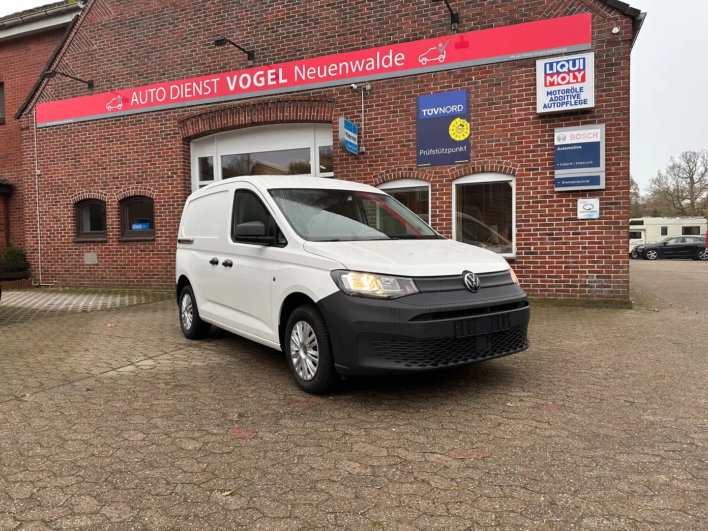 Volkswagen Caddy Basis, AHK, NAVI, KLIMA, Ganzjahresreifen Blanc - 1