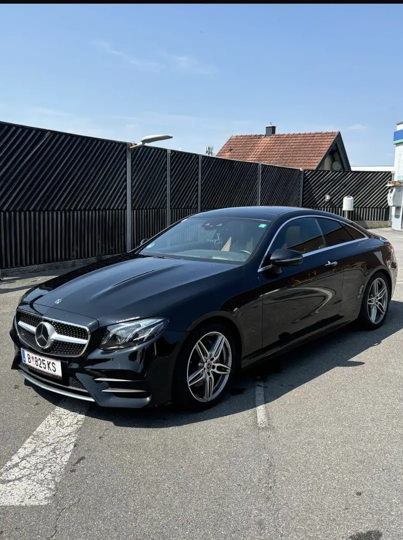 Mercedes-Benz E 220 AMG LINE - 1