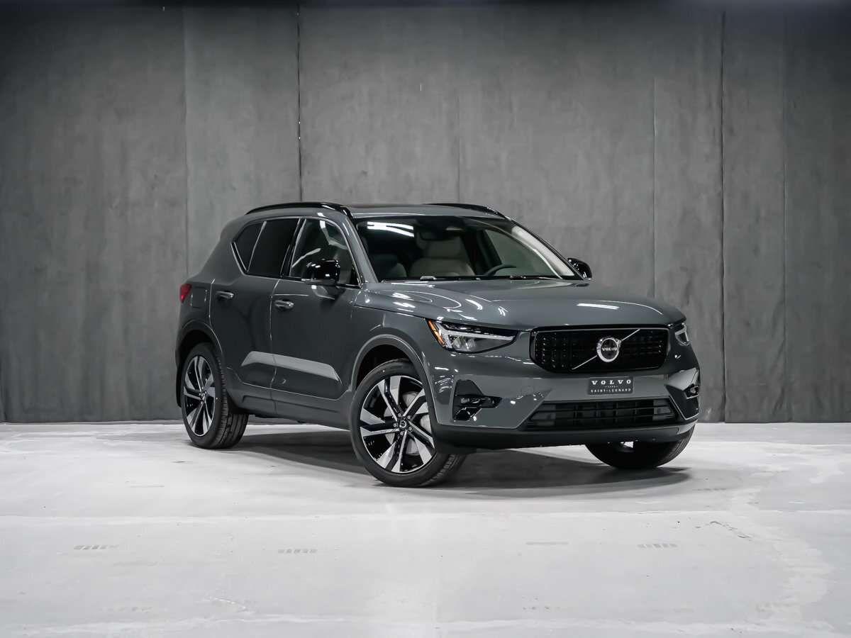2026 Volvo XC40 Plus (Dark Theme) alt 2