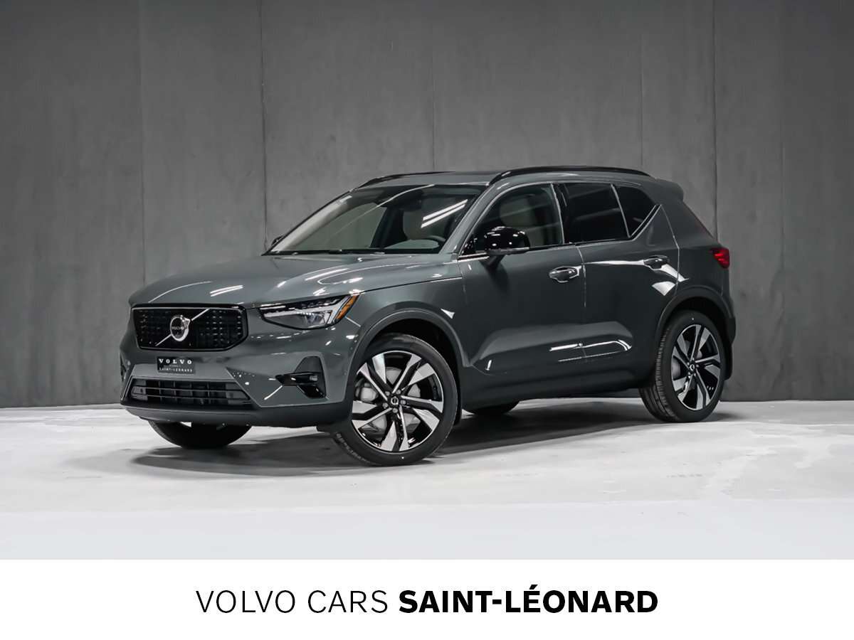 2026 Volvo XC40 Plus (Dark Theme)