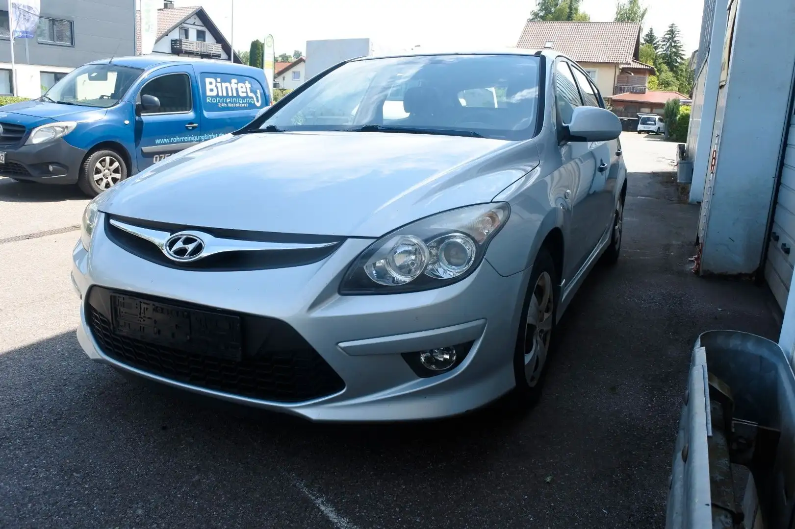 Hyundai i30 blue 1.4 Comfort/4-türig Plateado - 1