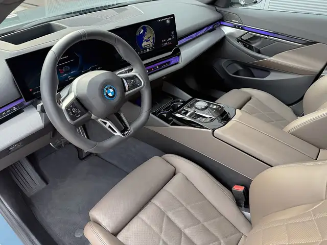 BMW i5 Tour. 40 xDrive M Sport Pro*AHK*Pano*Mokka