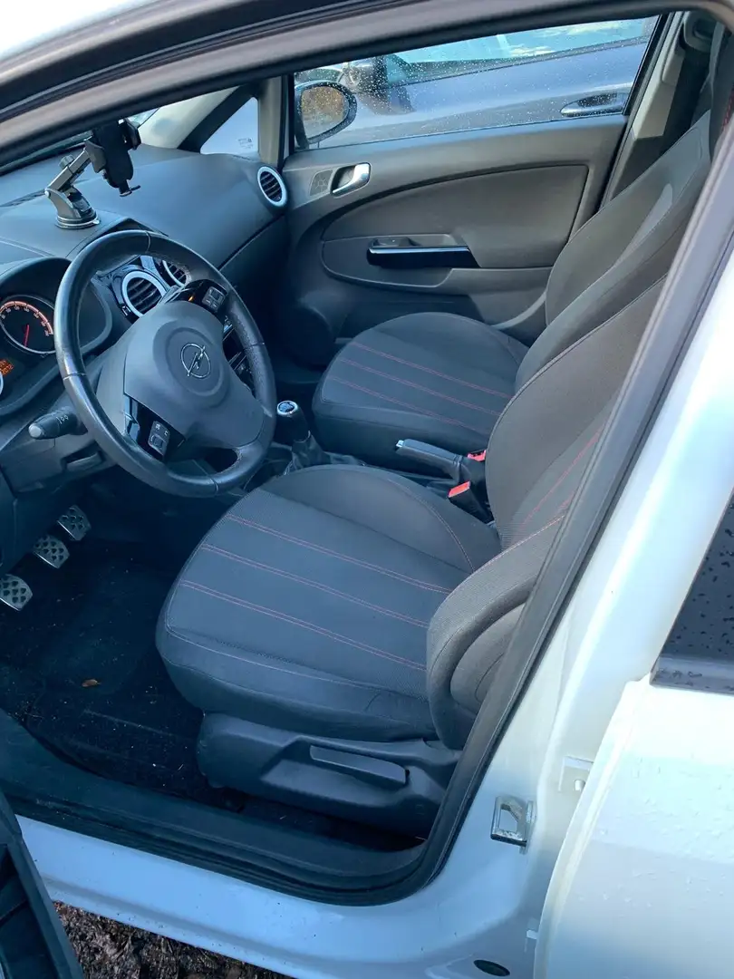 Opel Corsa Corsa++5-Türer+1.4+16V+Sport Weiß - 2