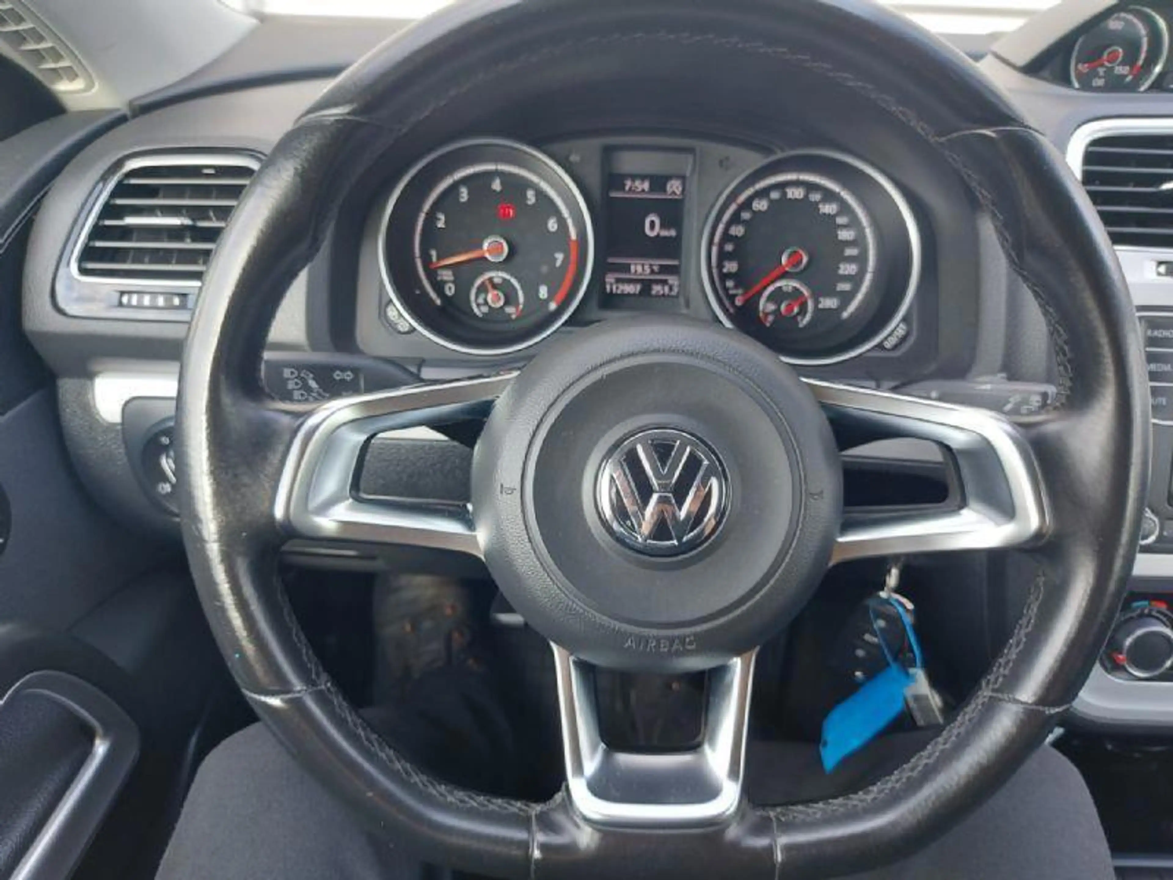 Volkswagen Scirocco 1.4 TSI Edition — photo 13