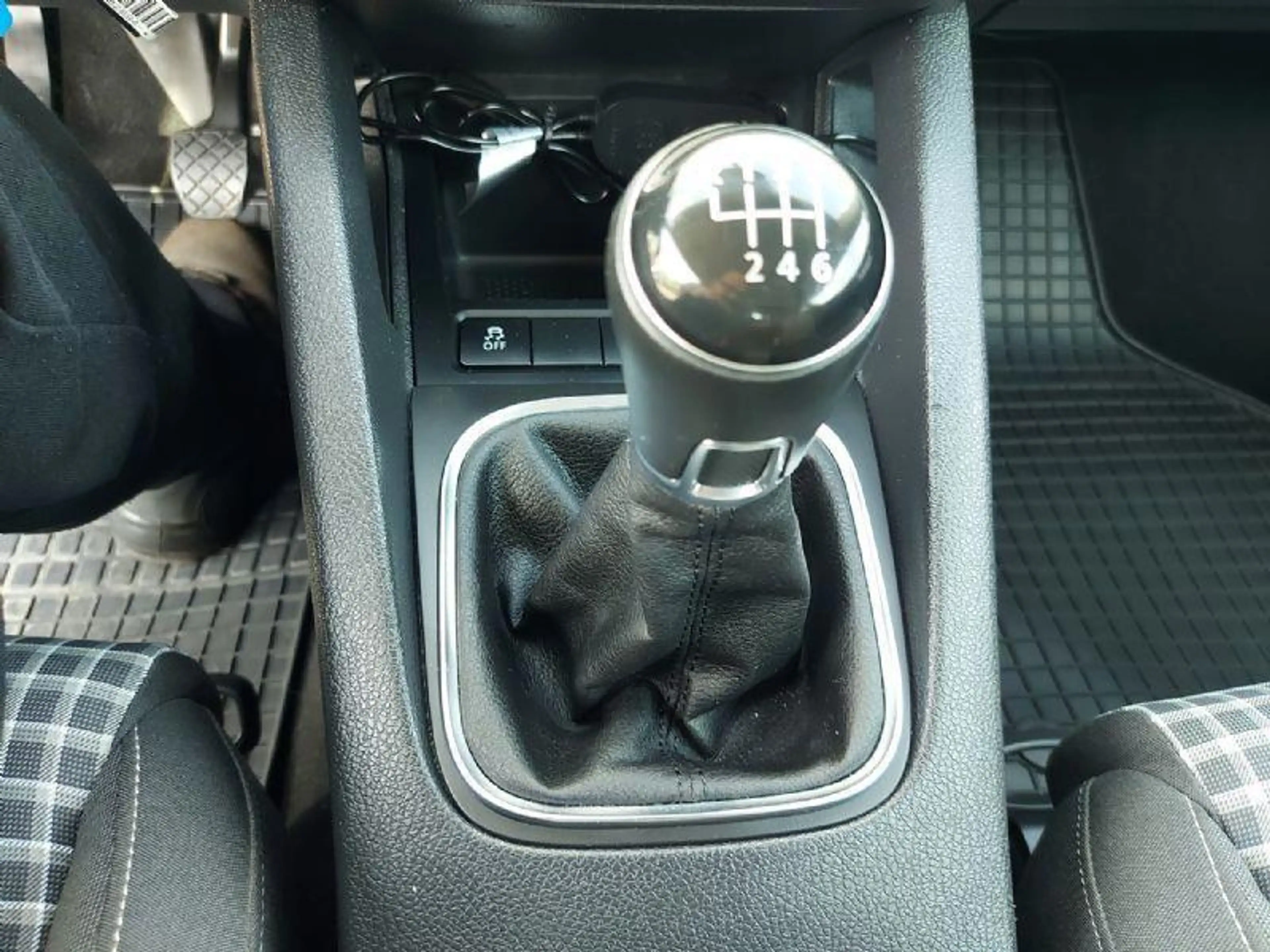 Volkswagen Scirocco 1.4 TSI Edition — photo 18