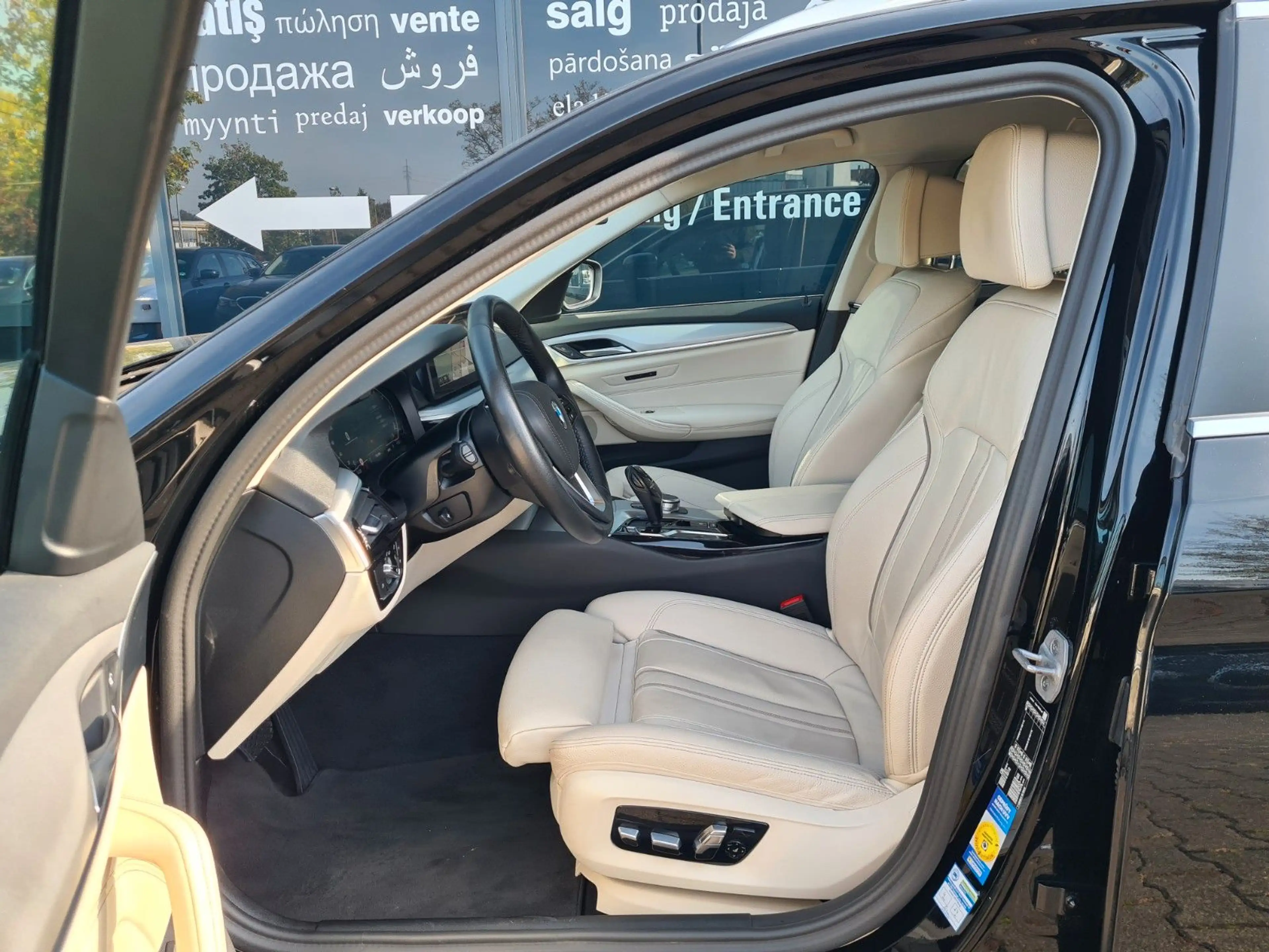 BMW 520 d T - DriAssPro - Komfortsitze - 8 x ALU - — photo 13