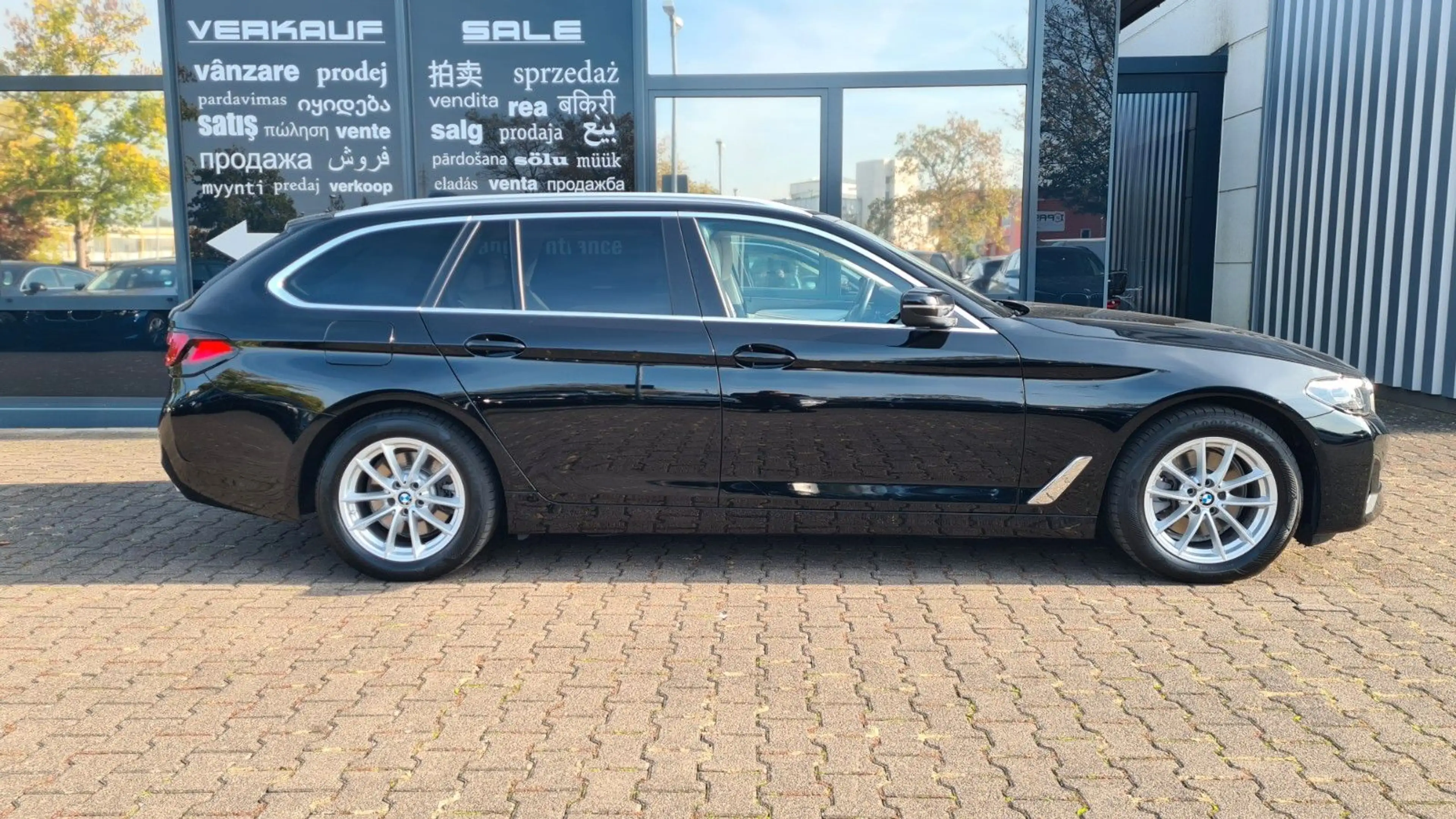 BMW 520 d T - DriAssPro - Komfortsitze - 8 x ALU - — photo 9
