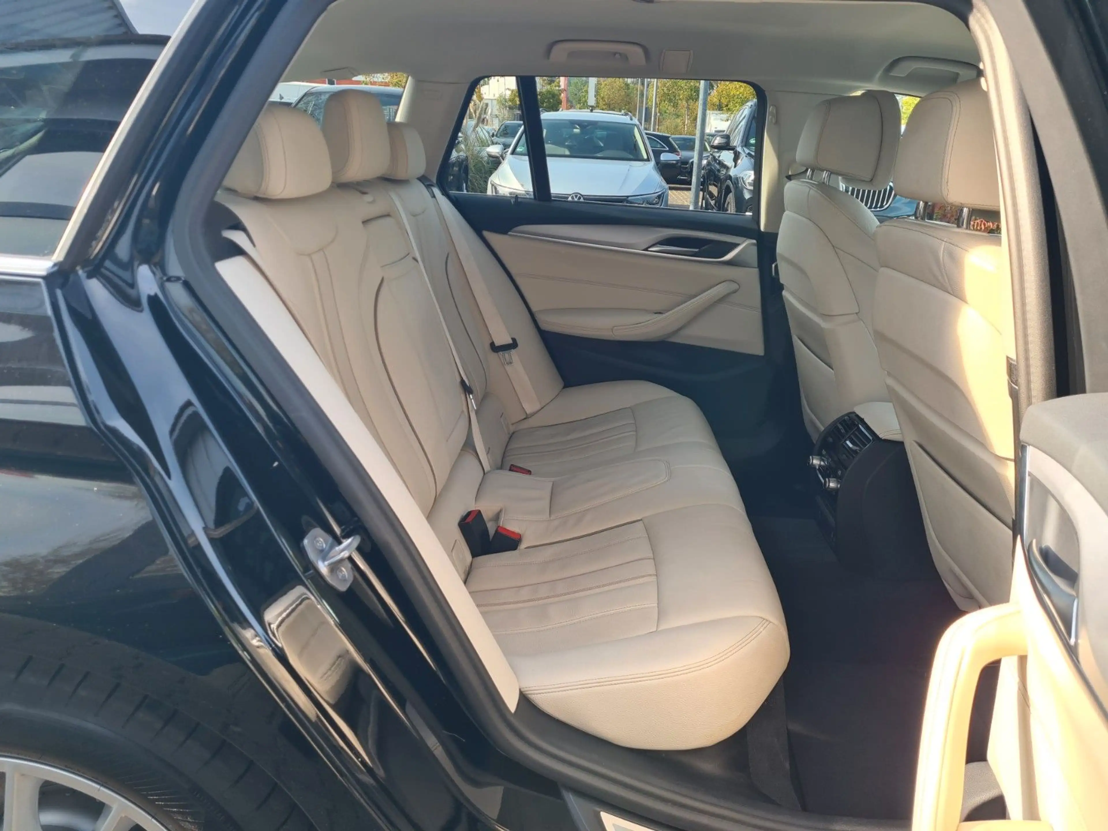 BMW 520 d T - DriAssPro - Komfortsitze - 8 x ALU - — photo 15