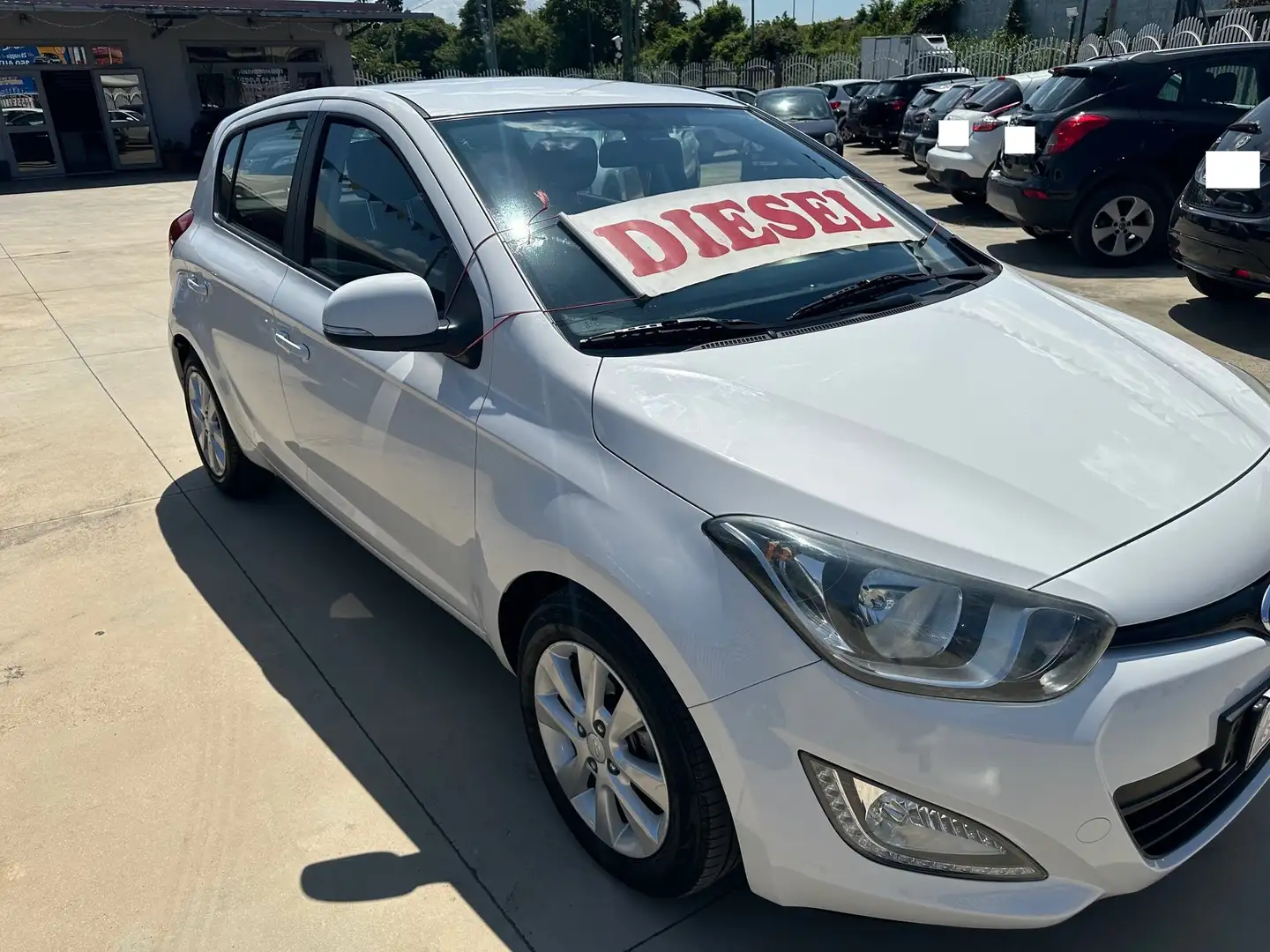 Hyundai i20 5p 1.4 crdi Classic Bianco - 1