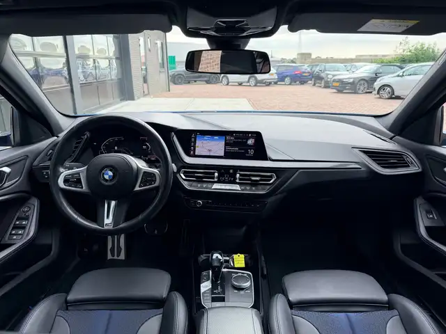 BMW 1 Series view 3