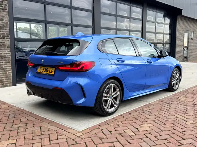 BMW 1 Series view 2