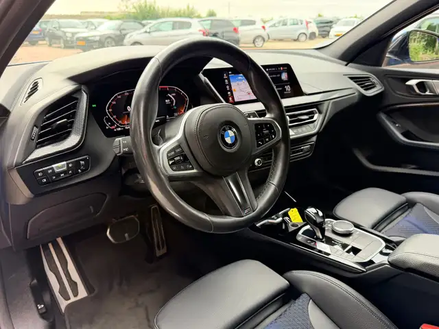BMW 1 Series view 20