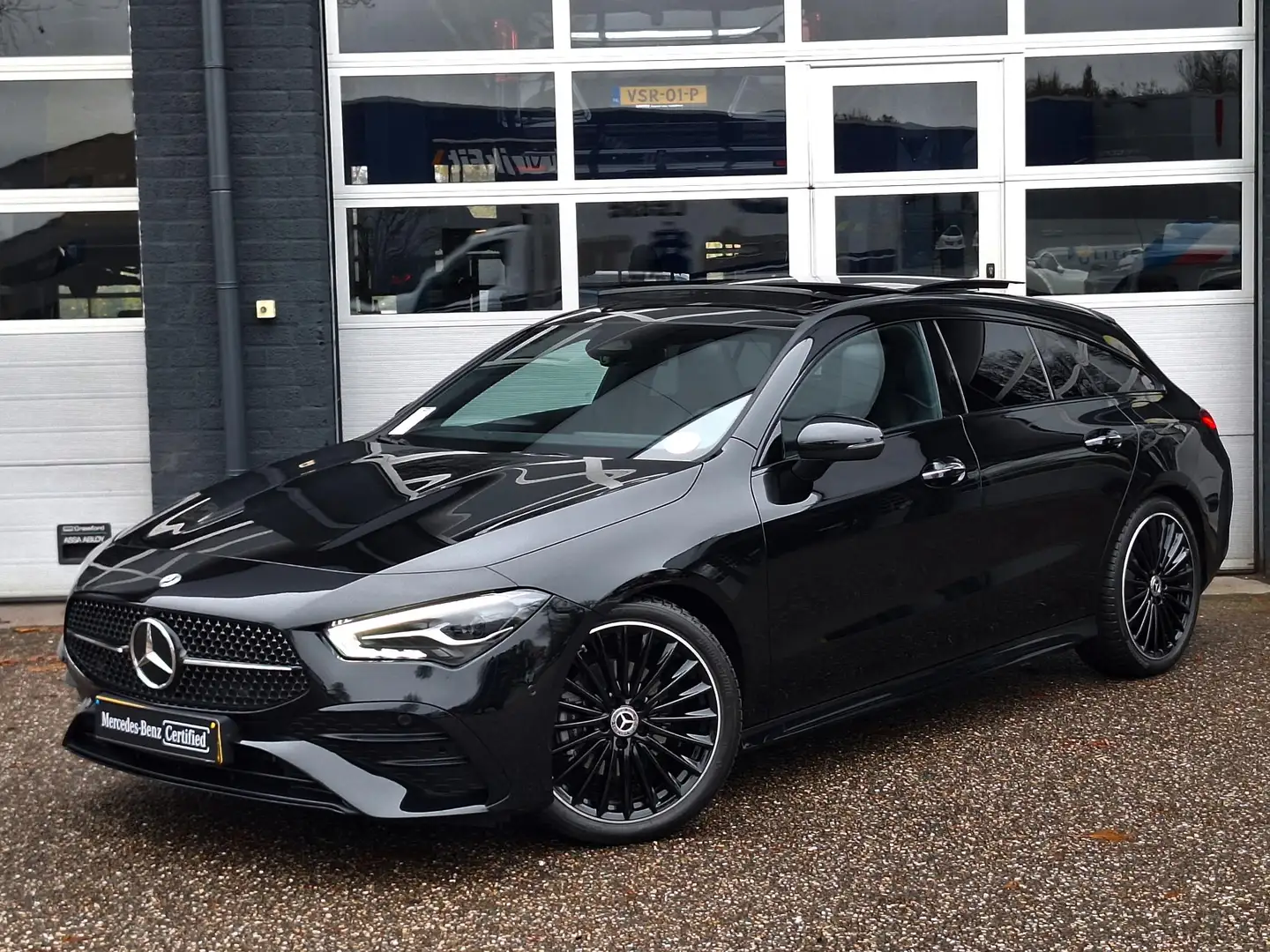Mercedes-Benz CLA 180 Shooting Brake AMG Line | Panoramadak | Night pakk Noir - 2