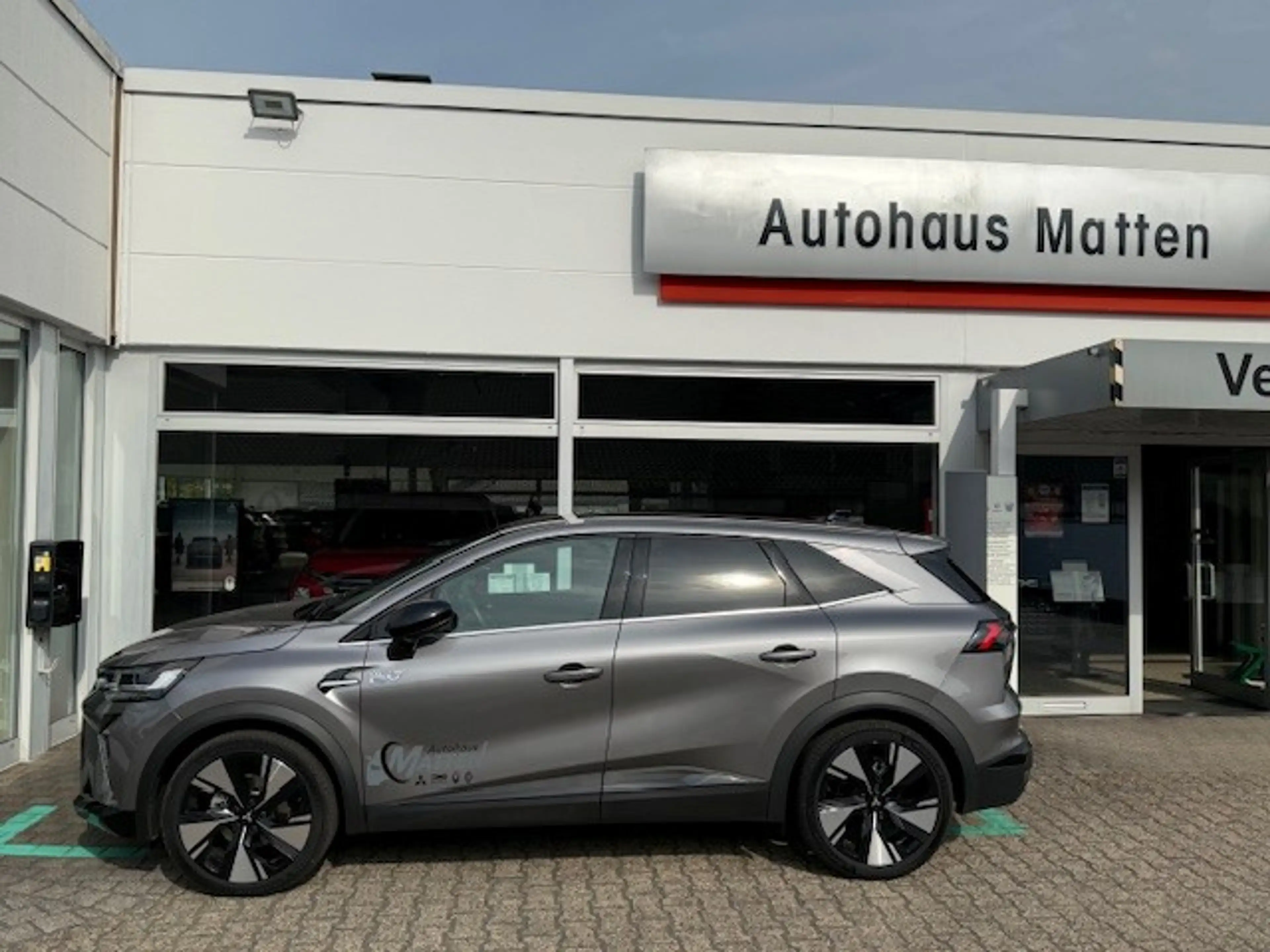 Mitsubishi Grandis 1.8 HEV 116 kW Intro Edition — photo 2