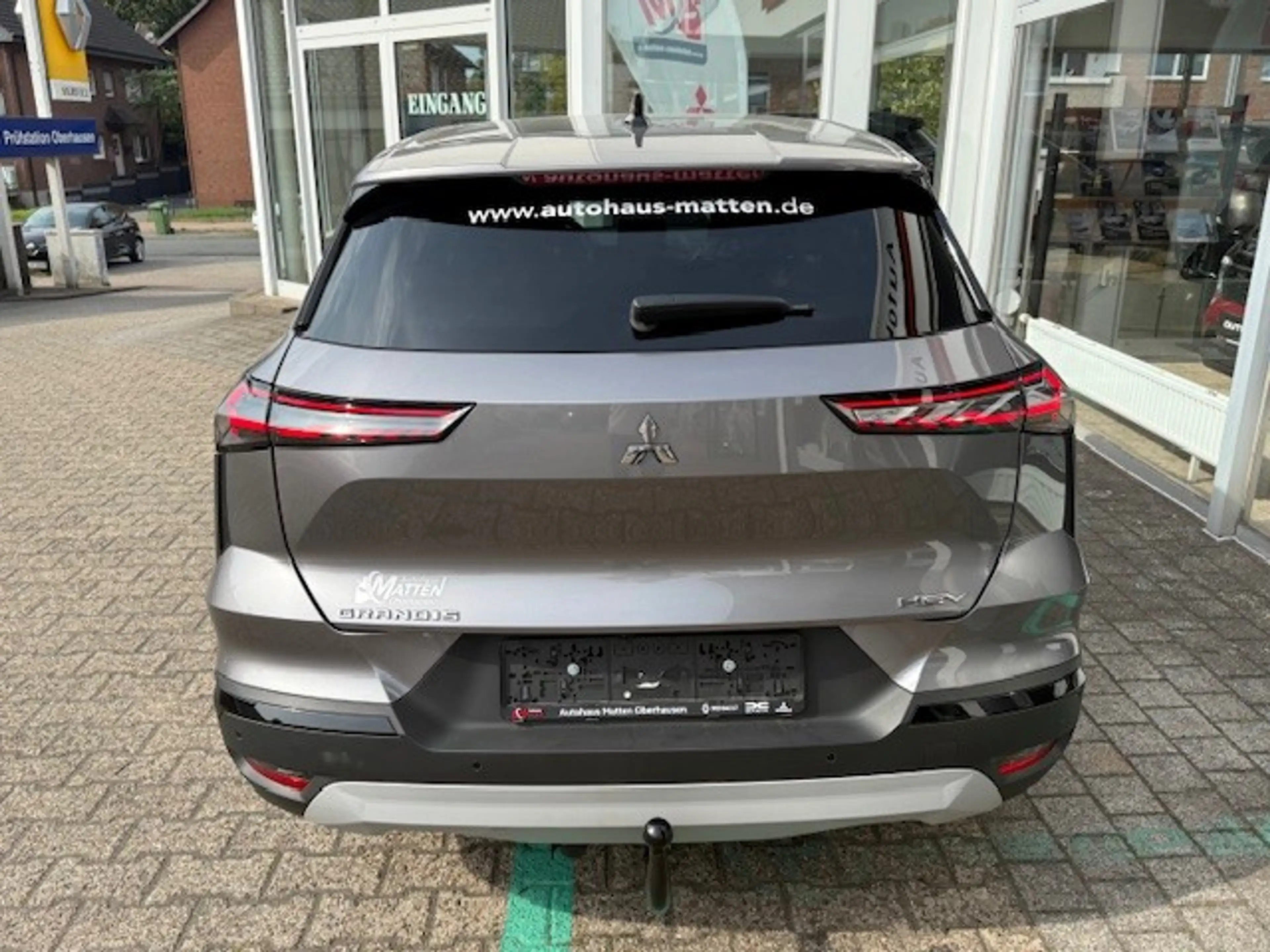 Mitsubishi Grandis 1.8 HEV 116 kW Intro Edition — photo 3