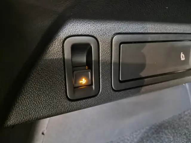 Volkswagen Tiguan view 12