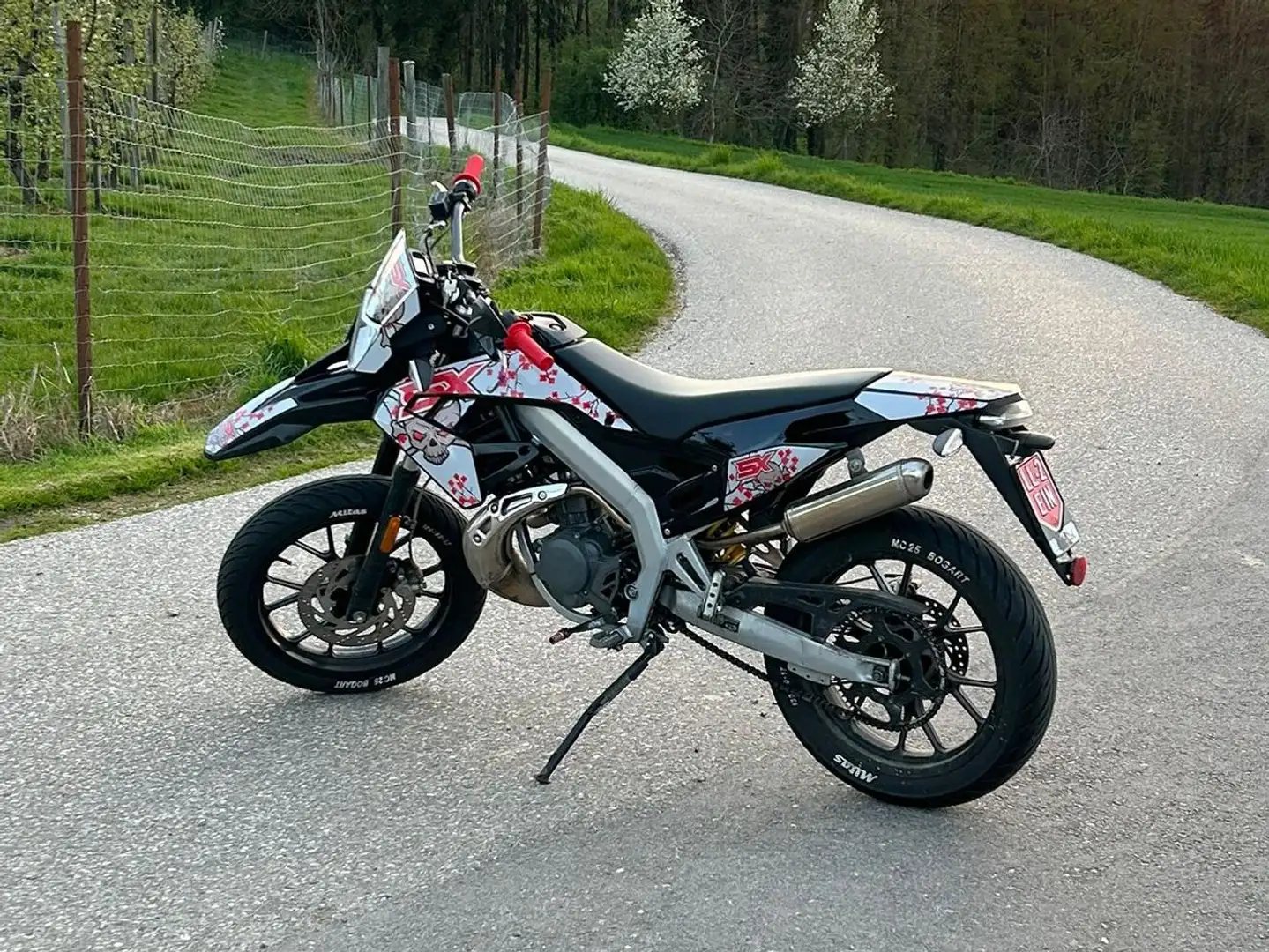 Aprilia SX 50 Schwarz - 1