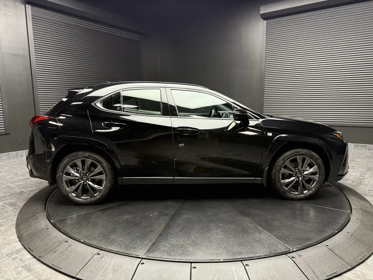 Lexus UX снимка Lexus UX