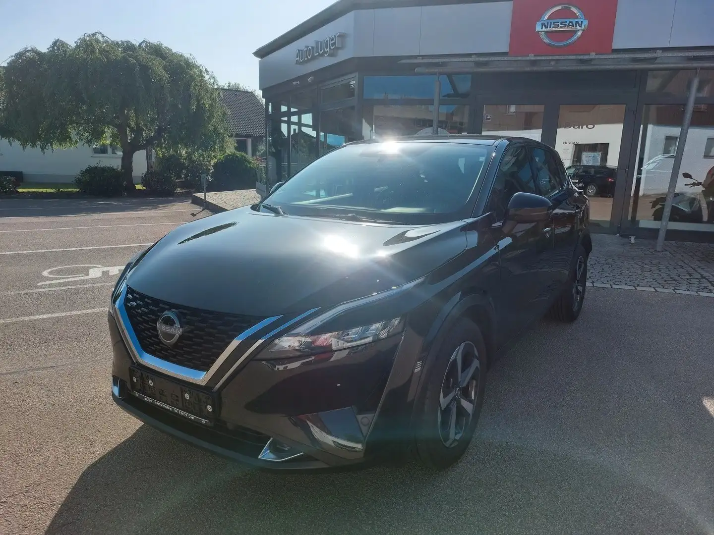 Nissan Qashqai 1,3MHEV Acenta, Winter Schwarz - 2