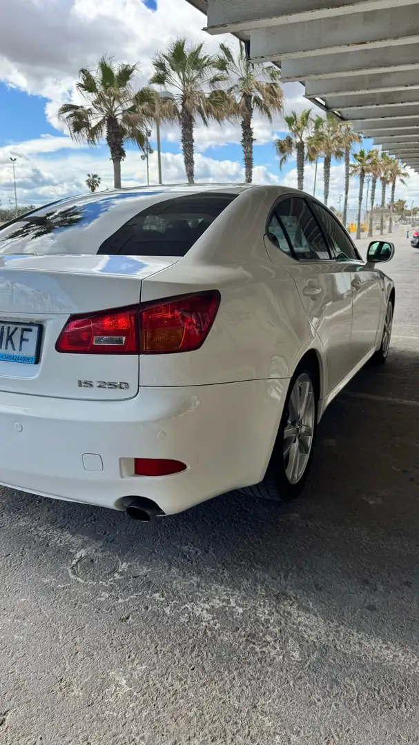 Lexus IS 250 Aut. Luxury Line - 2
