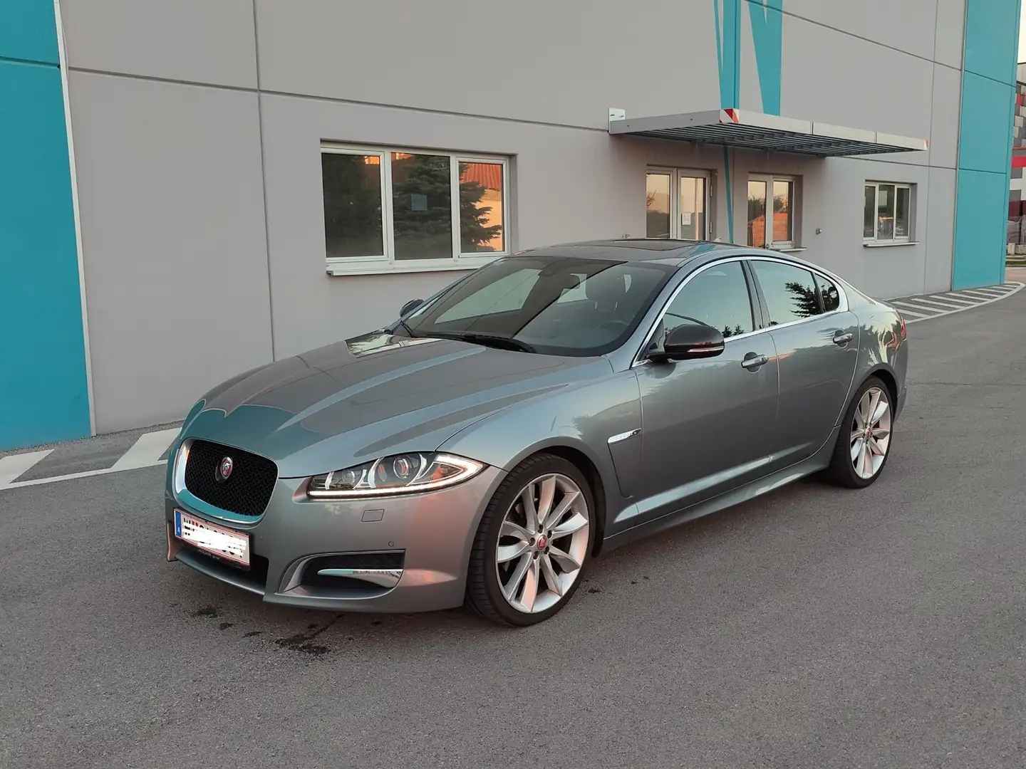 Jaguar XF XF 3,0 Diesel S  *VOLL-LEDER* *VOLL-AUSSTATTUNG* Grau - 1