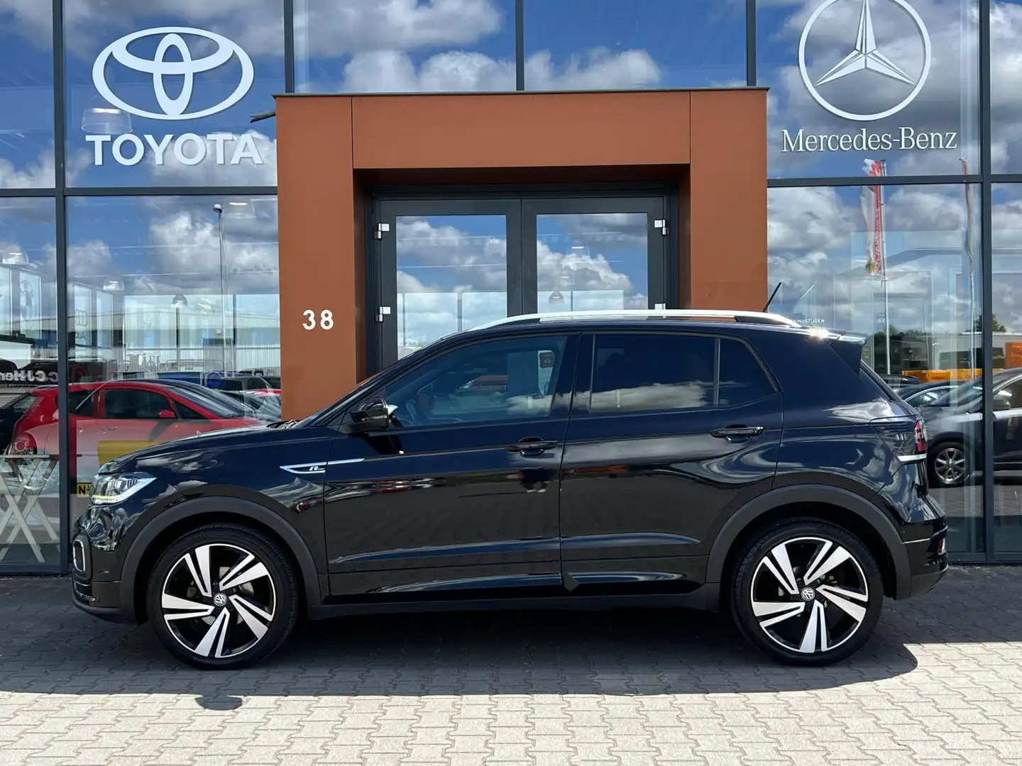 Volkswagen T-Cross 1.0TSI R-line AUT.|Vitrual dash|Carplay Zwart - 2