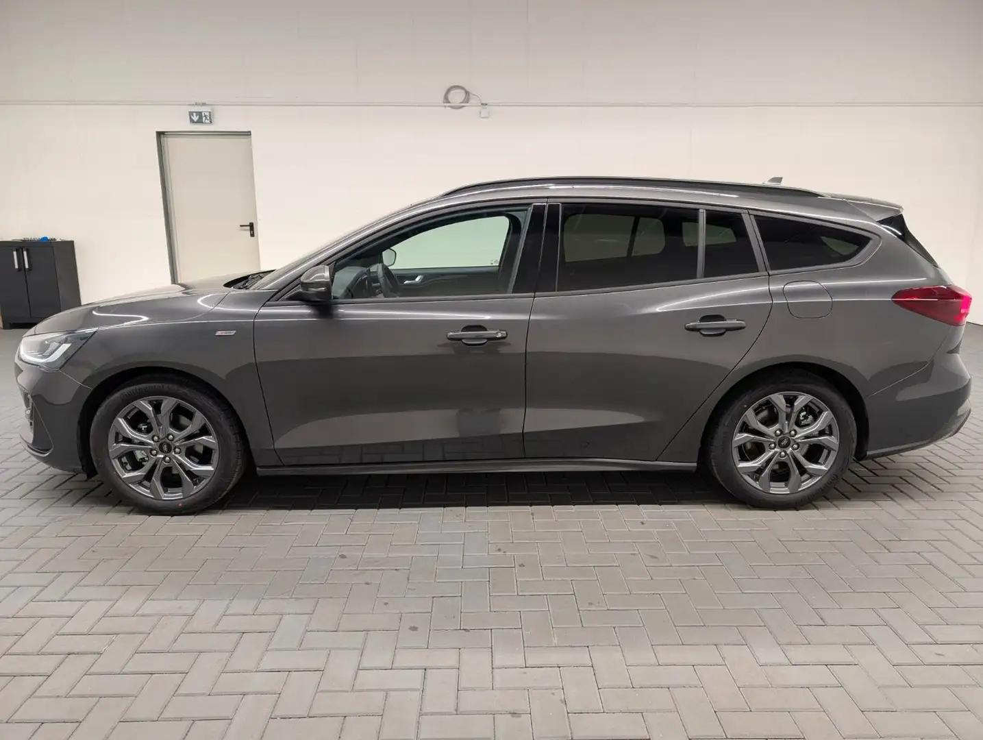 Ford Focus Turnier ST-Line X LED/el.Heck/SHZ/Navi/Kam Grau - 2