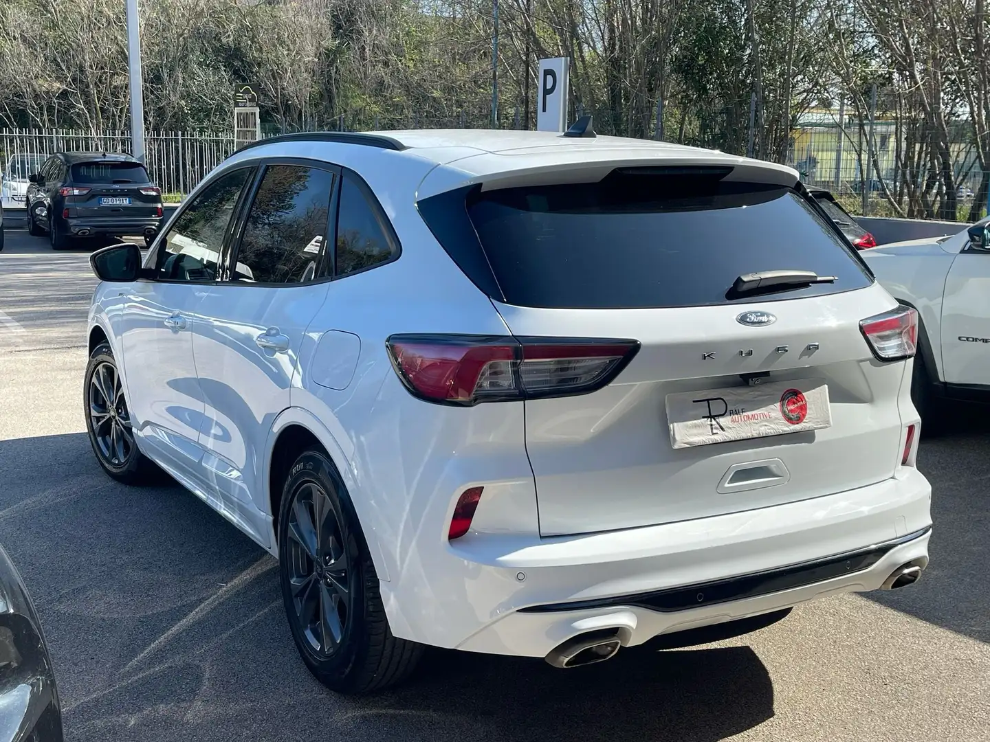 Ford Kuga 1.5 ecoblue ST-Line 2wd 120cv auto Weiß - 2
