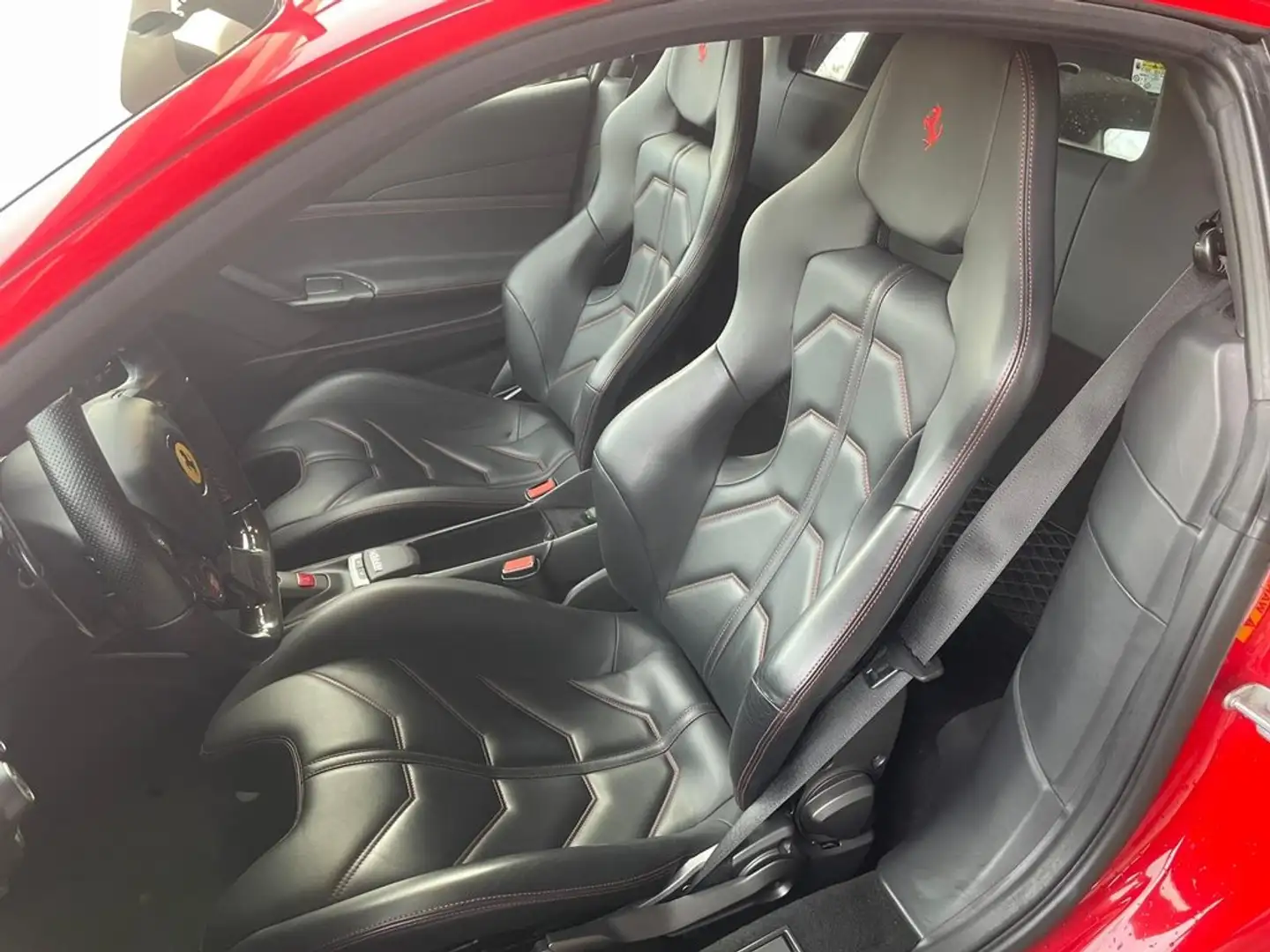 Ferrari 488 GTB DCT Rouge - 2